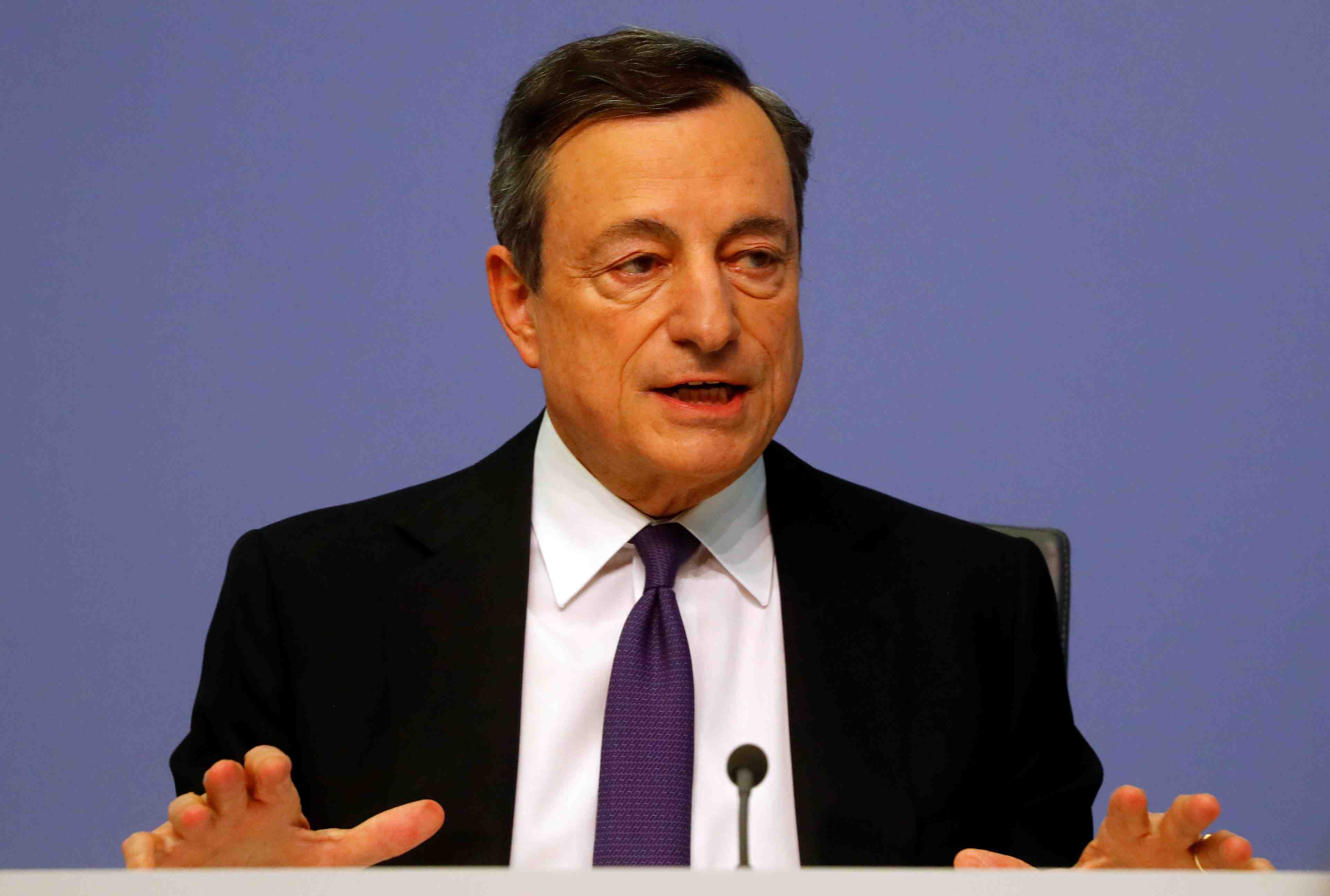 La bce devrait prendre de 1eres mesures de soutien a l'economie