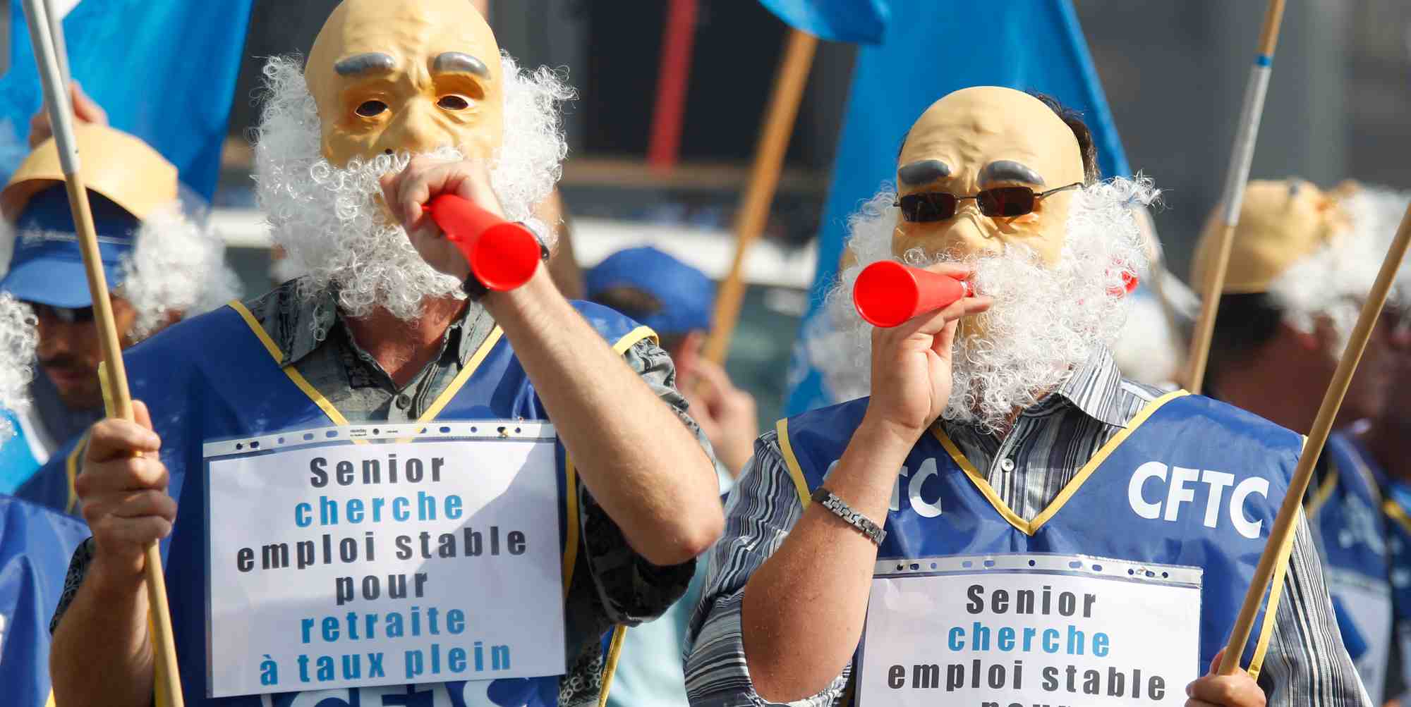 Des manifestants déguisés protestent contre la réforme des retraites à Strasbourg, le 23 septembre 2010.