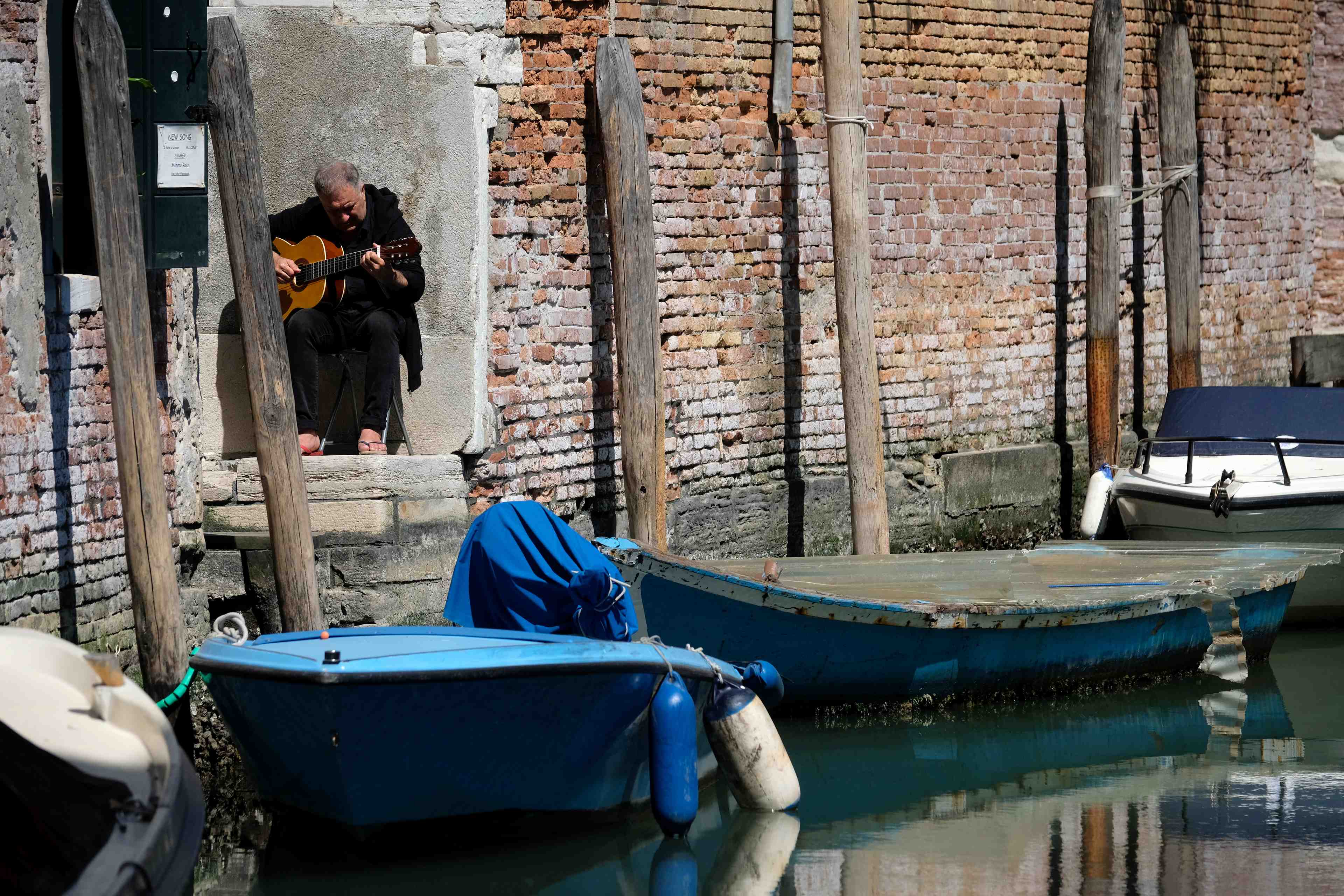 Coronavirus: l'italie reste sur un "plateau" de contaminations et de morts