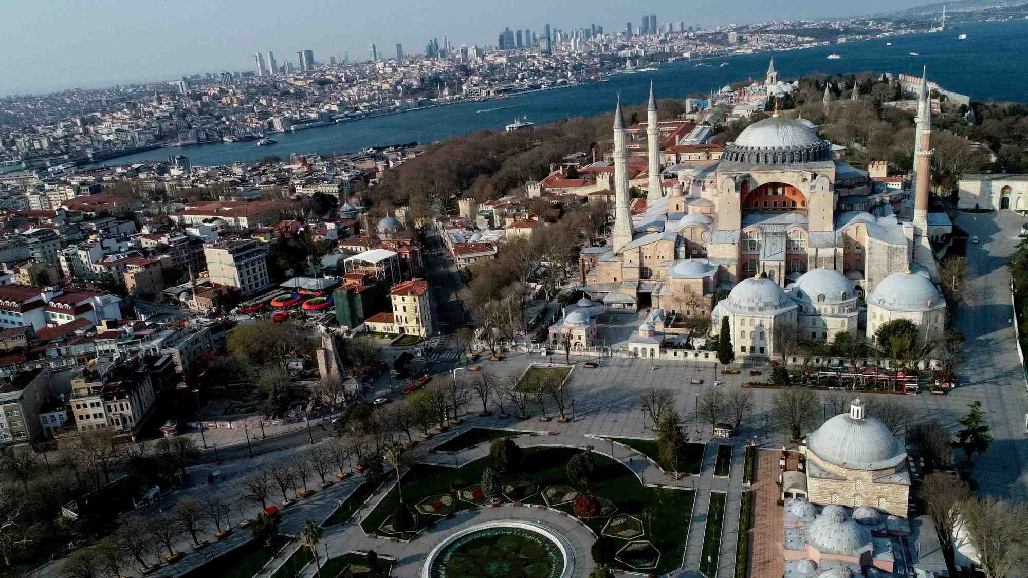 Turquie: l'avenir de sainte-sophie suspendu a une decision de justice