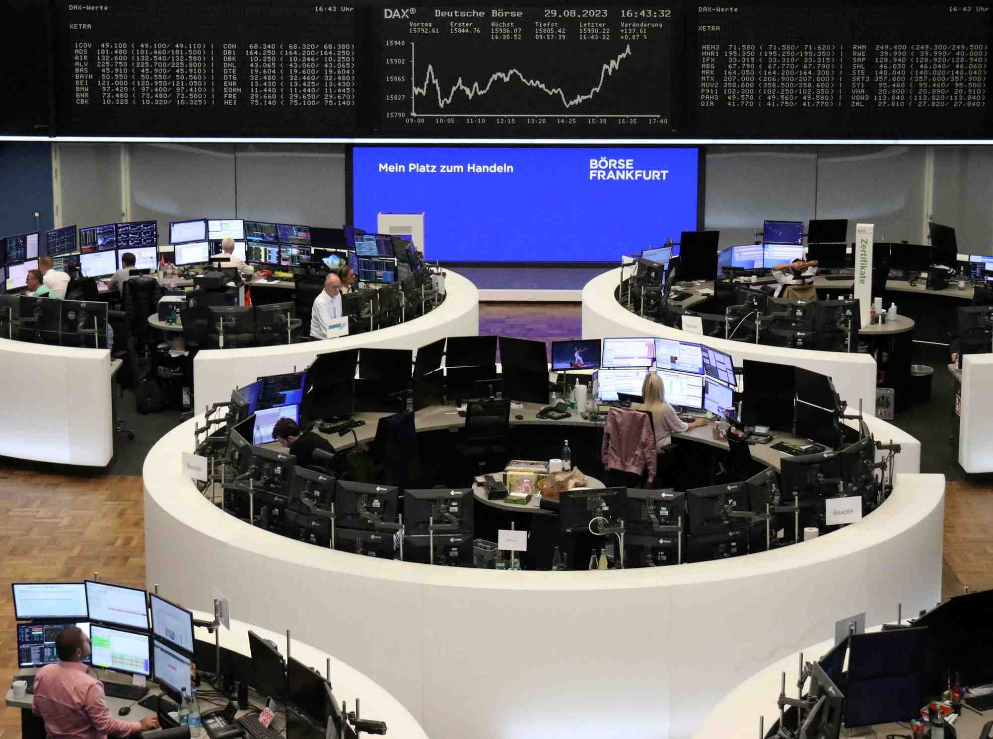 Le graphique de l'indice allemand dax est photographie a la bourse de francfort