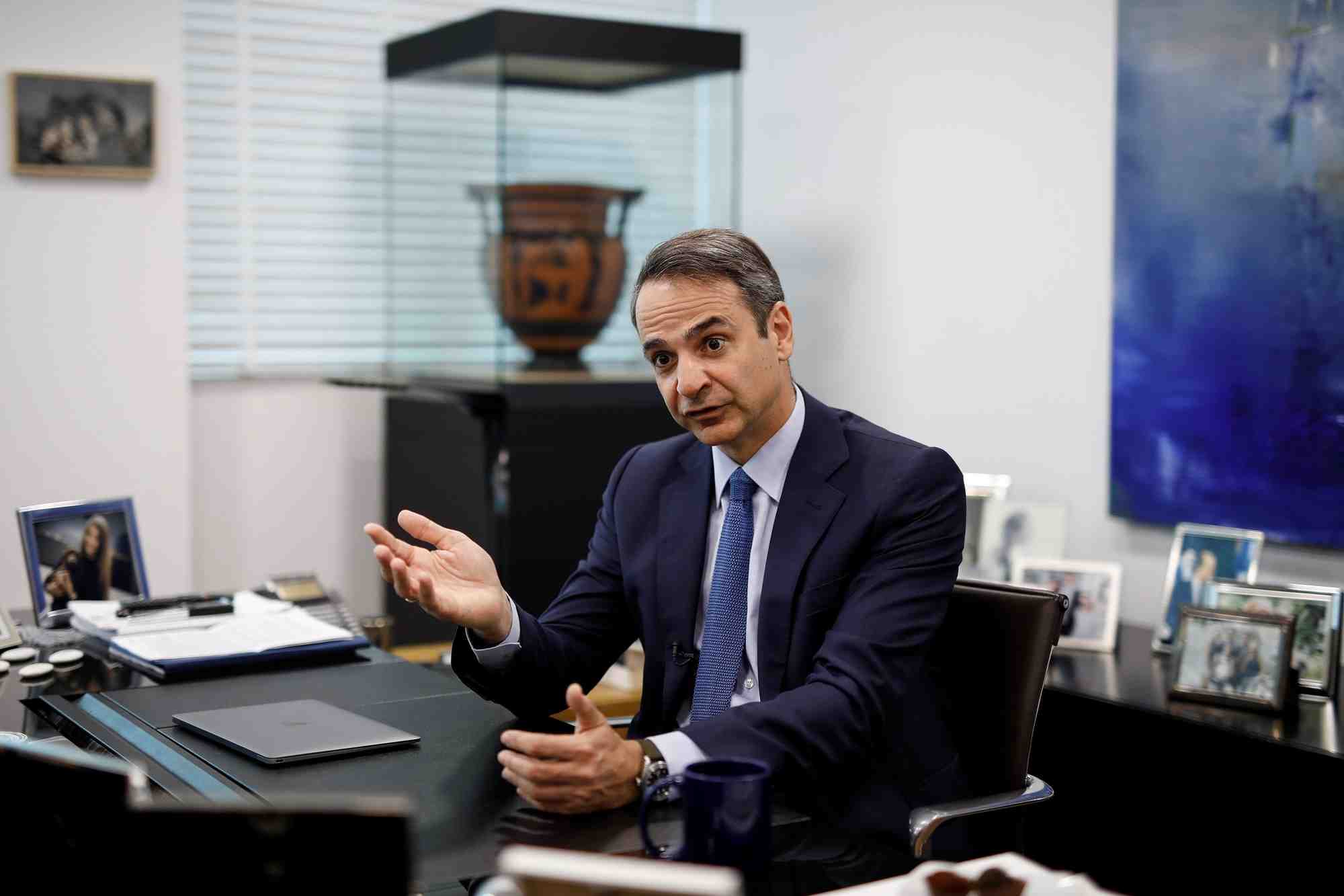 Le chef du parti conservateur nouvelle democratie, mitsotakis, s'exprime lors d'une interview accordee a reuters a athenes