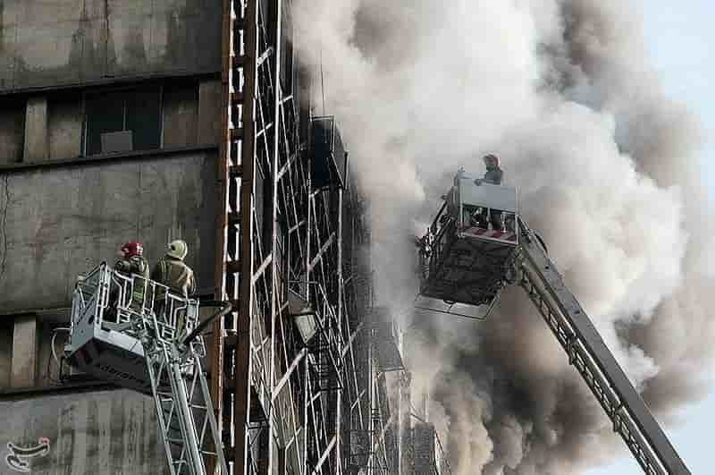 Vingt pompiers morts dans l'effondrement d'un immeuble de teheran