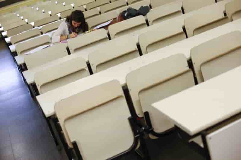 L'executif annonce un plan etudiants a un milliard d'euros
