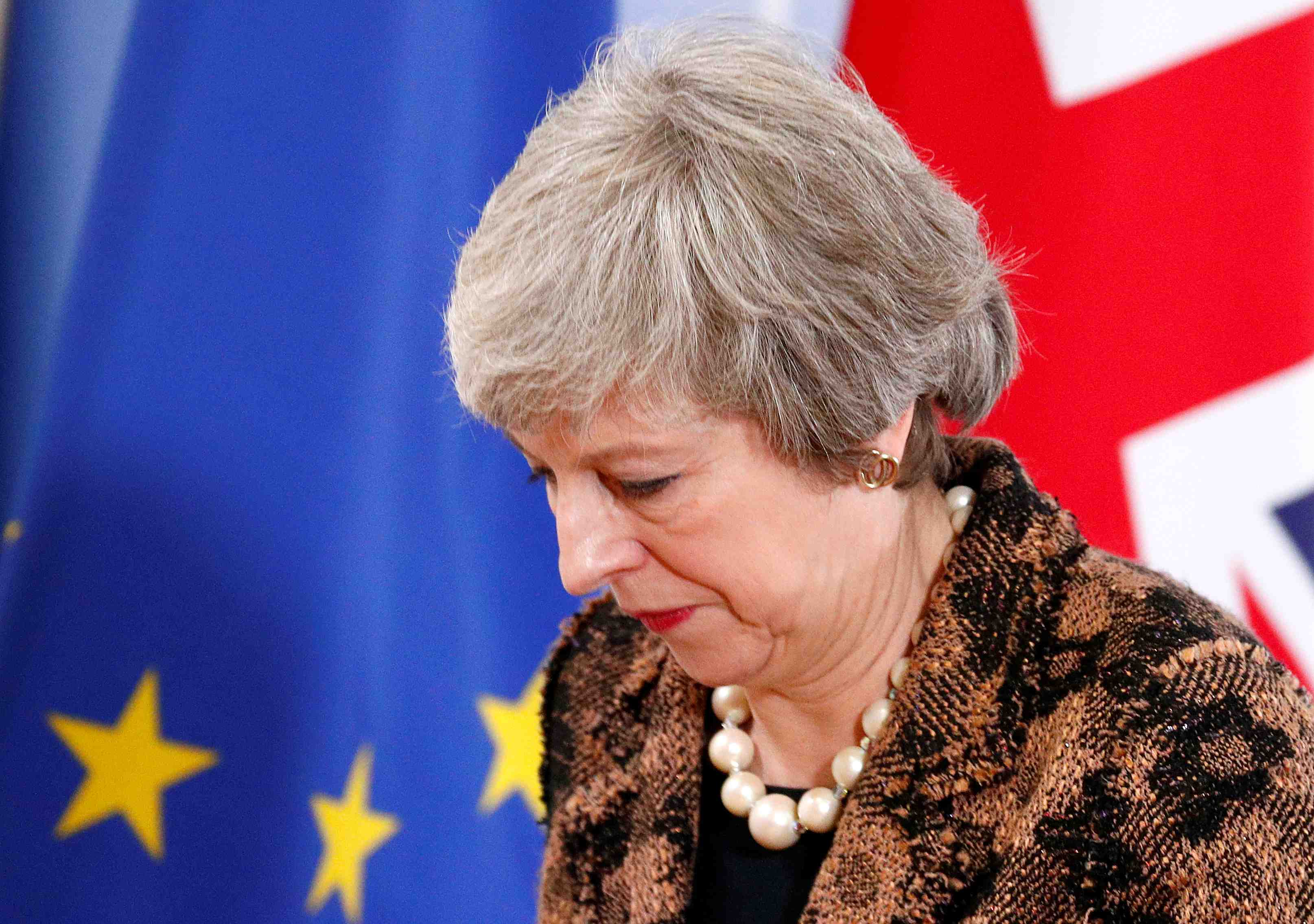 Plusieurs ministres de may estiment que l'accord de brexit est mort, dit le times