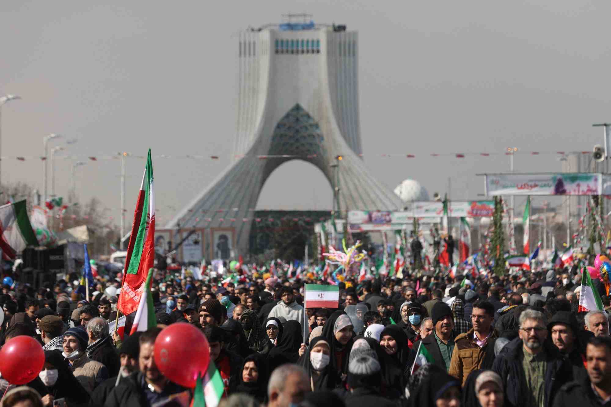 Des iraniens assistent au 44e anniversaire de la revolution islamique