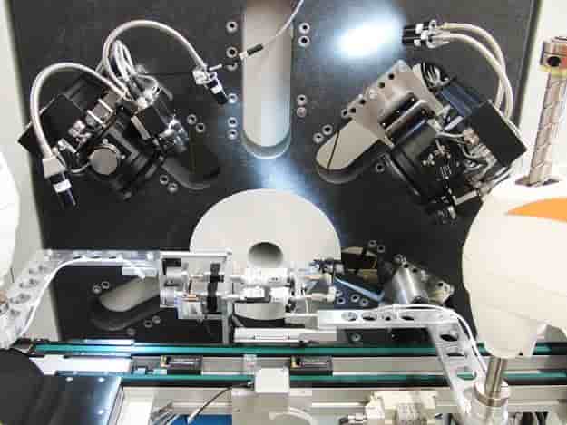 Machine plastronique