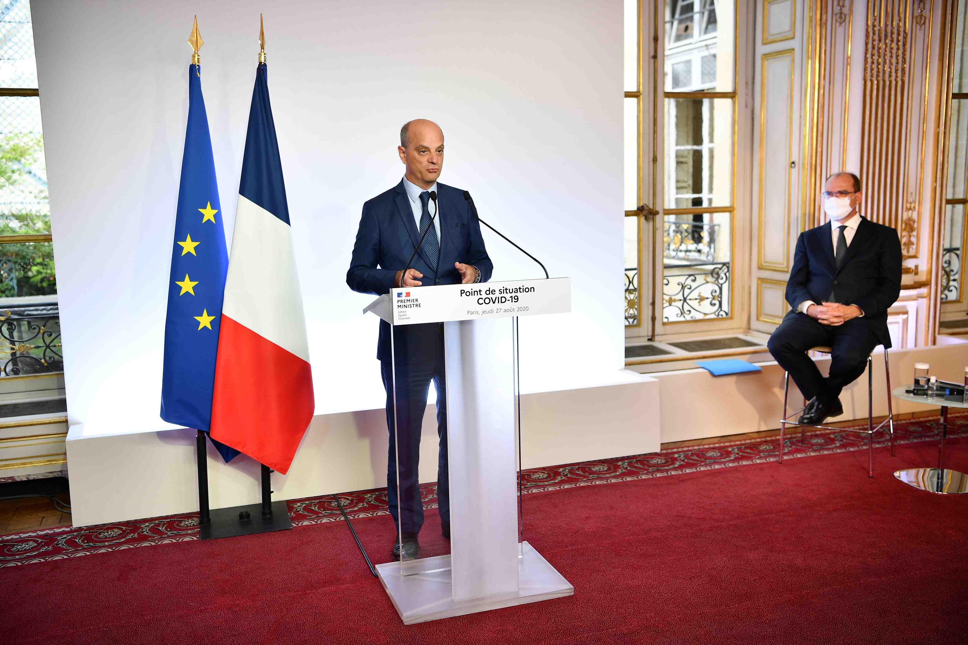 Le risque que le tour de france n'aille pas au bout est "tres faible", dit blanquer