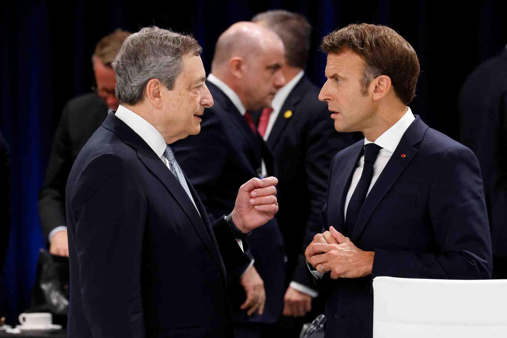 Macron salue en draghi "un grand homme d'etat italien", un "partenaire de confiance"