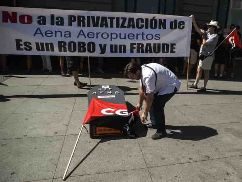Madrid reporte l'entrée en Bourse de l'opérateur aéroportuaire Aena