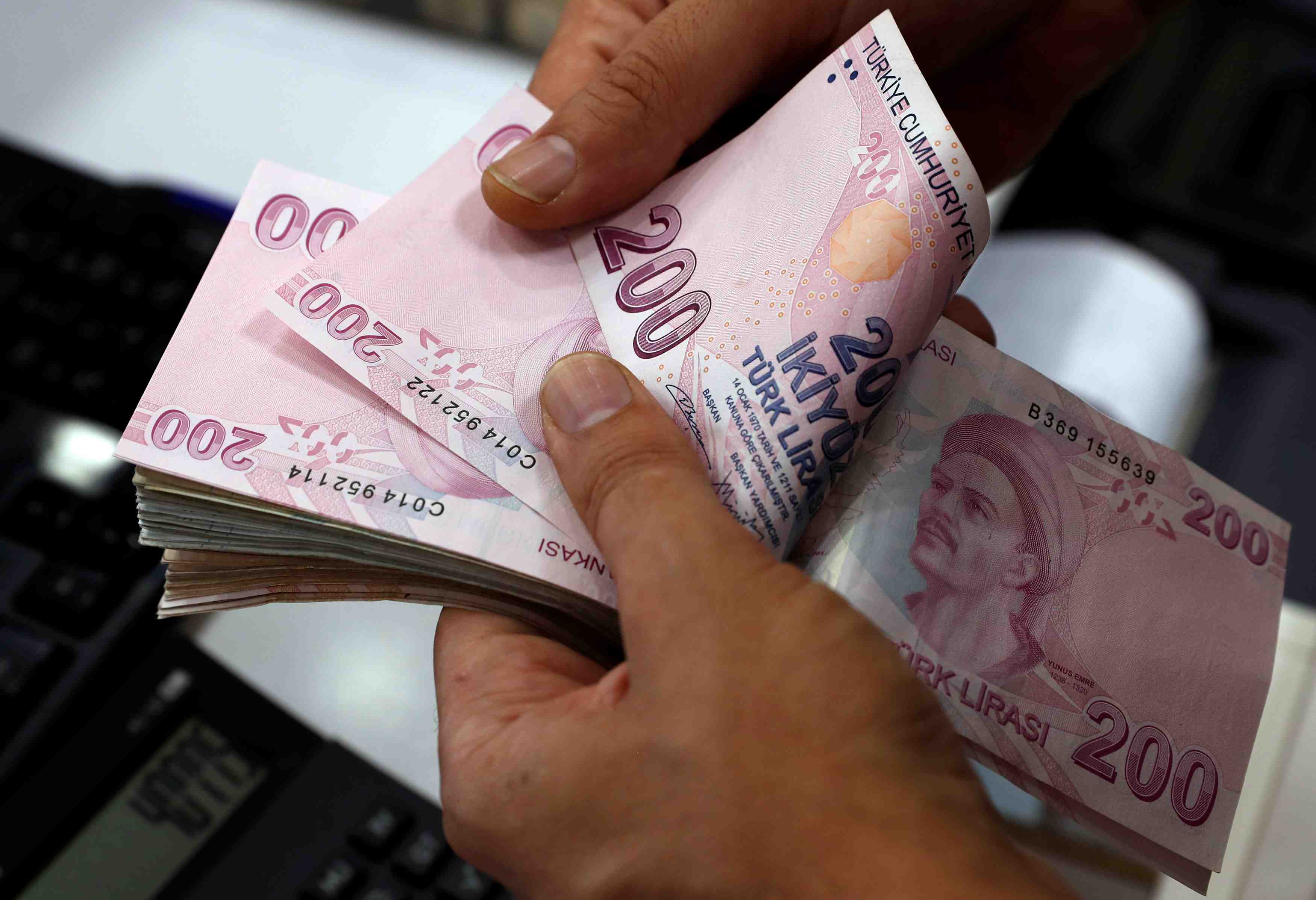 La turquie annonce un plan pour soutenir la livre lundi matin