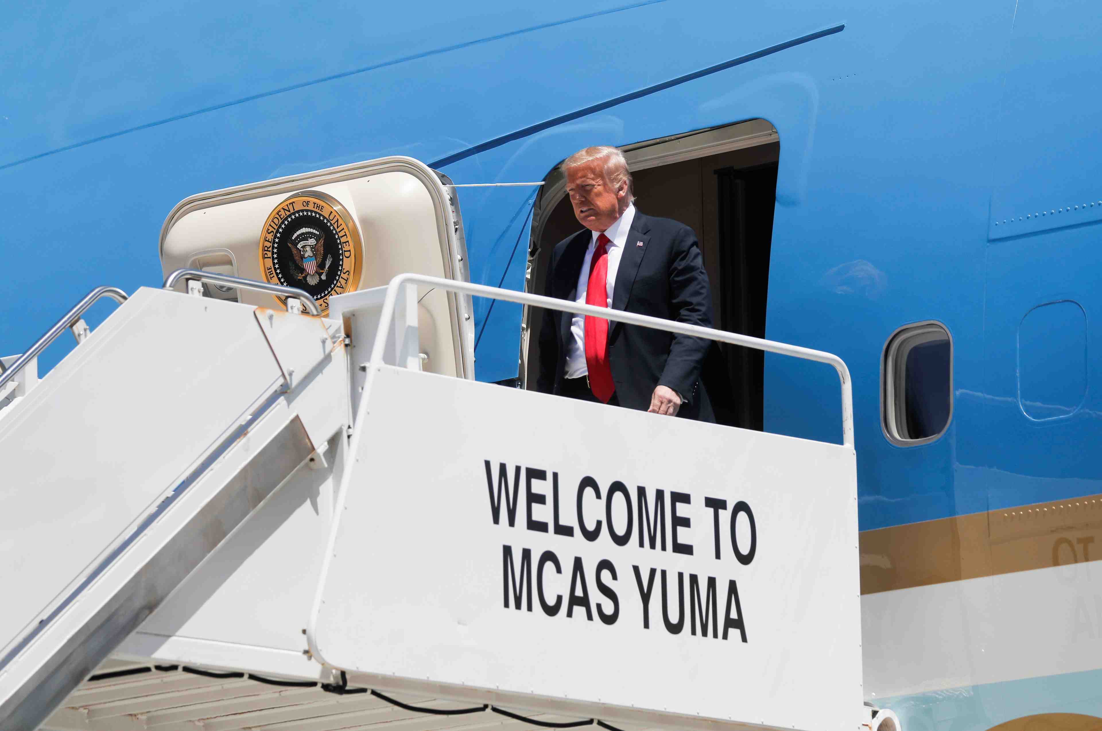 Trump en arizona pour vanter son "mur"