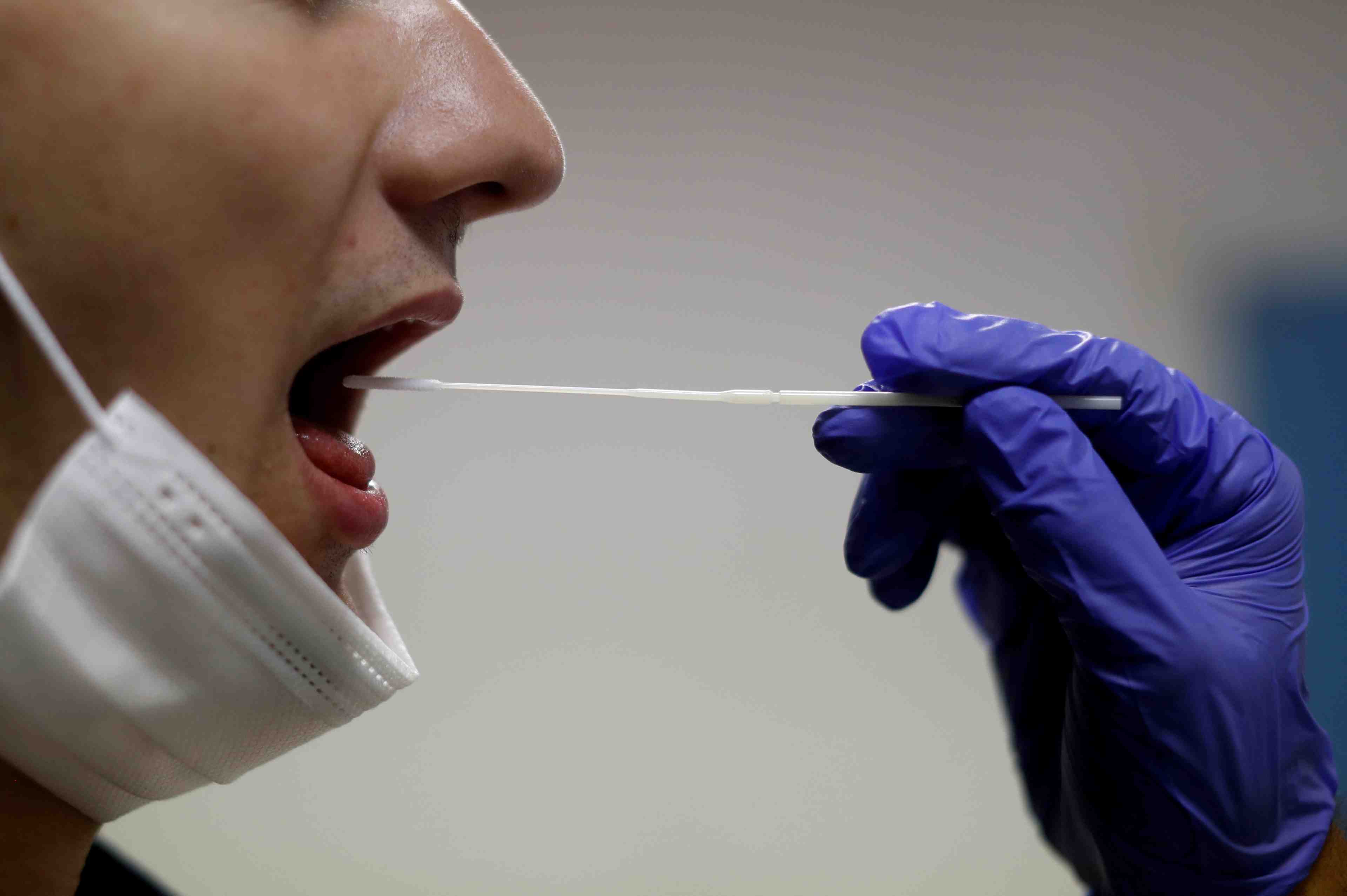 Coronavirus: pres de 14.000 nouveaux cas en france