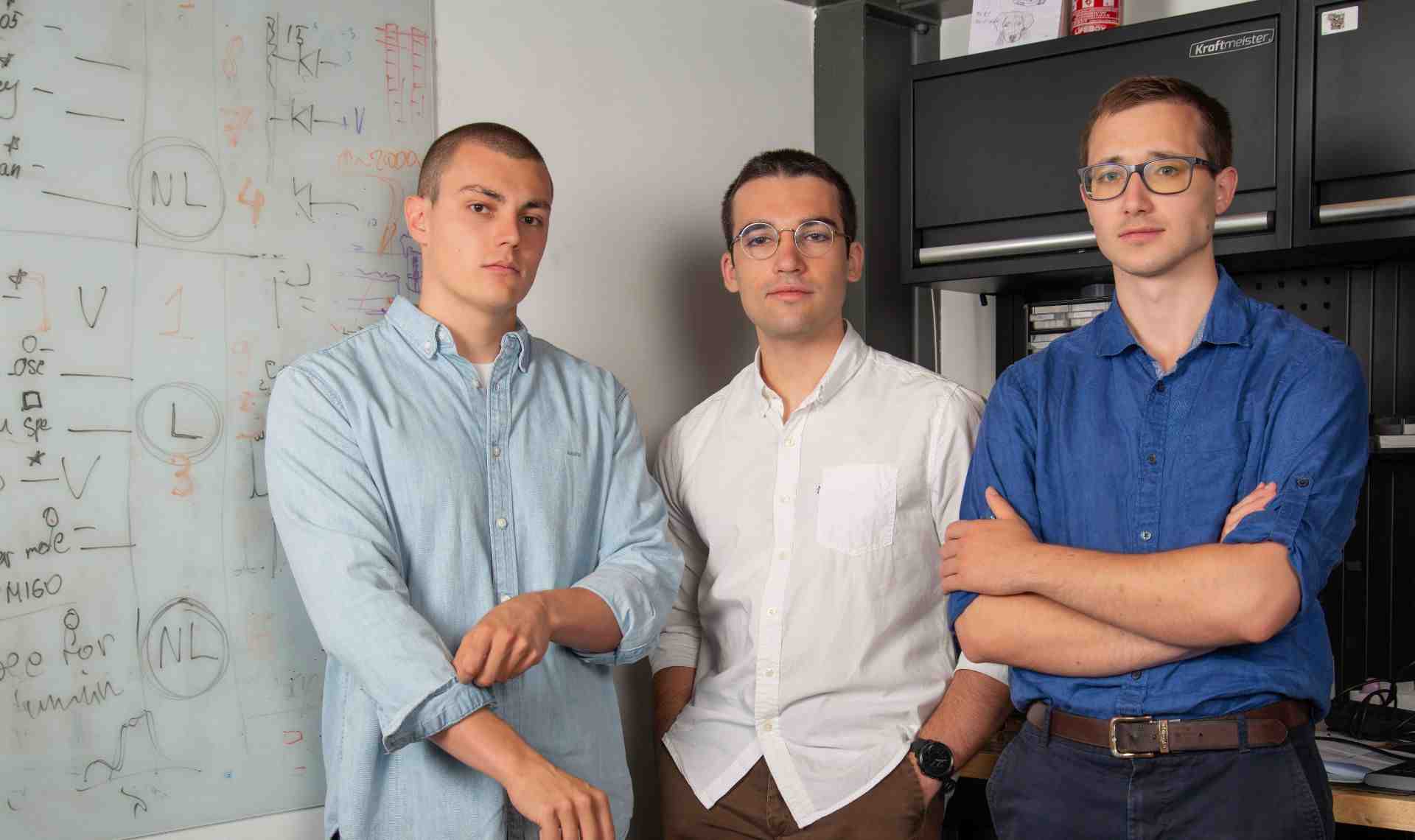 Les cofondateurs d’Arago, Nicolas Muller (CEO), Eliott Sarrey (CTO), et Ambroise Müller (CSO).