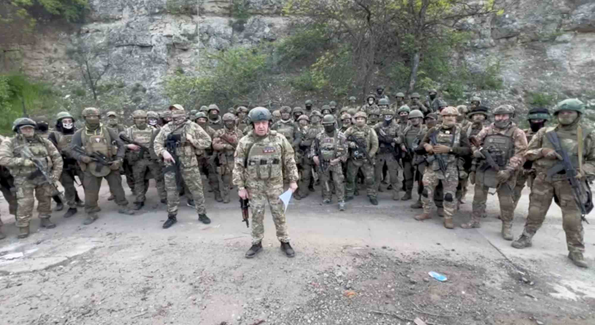 Le chef du groupe mercenaire russe wagner, evgueni prigojine, fait une declaration dans un lieu non divulgue