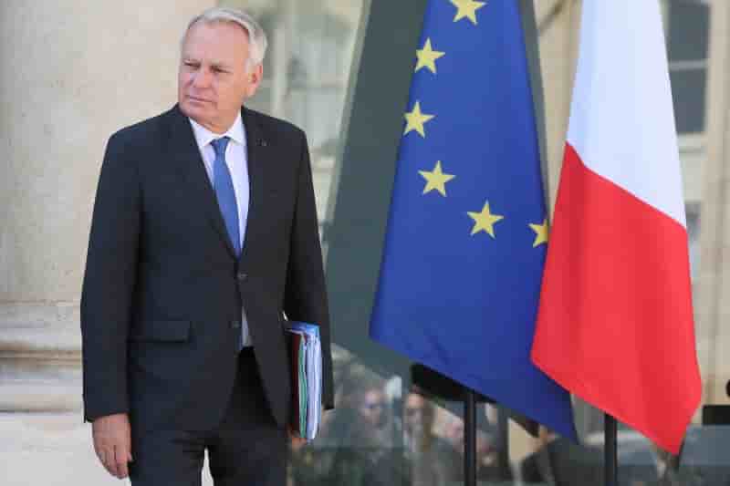 Ayrault preoccupe par la situation au gabon