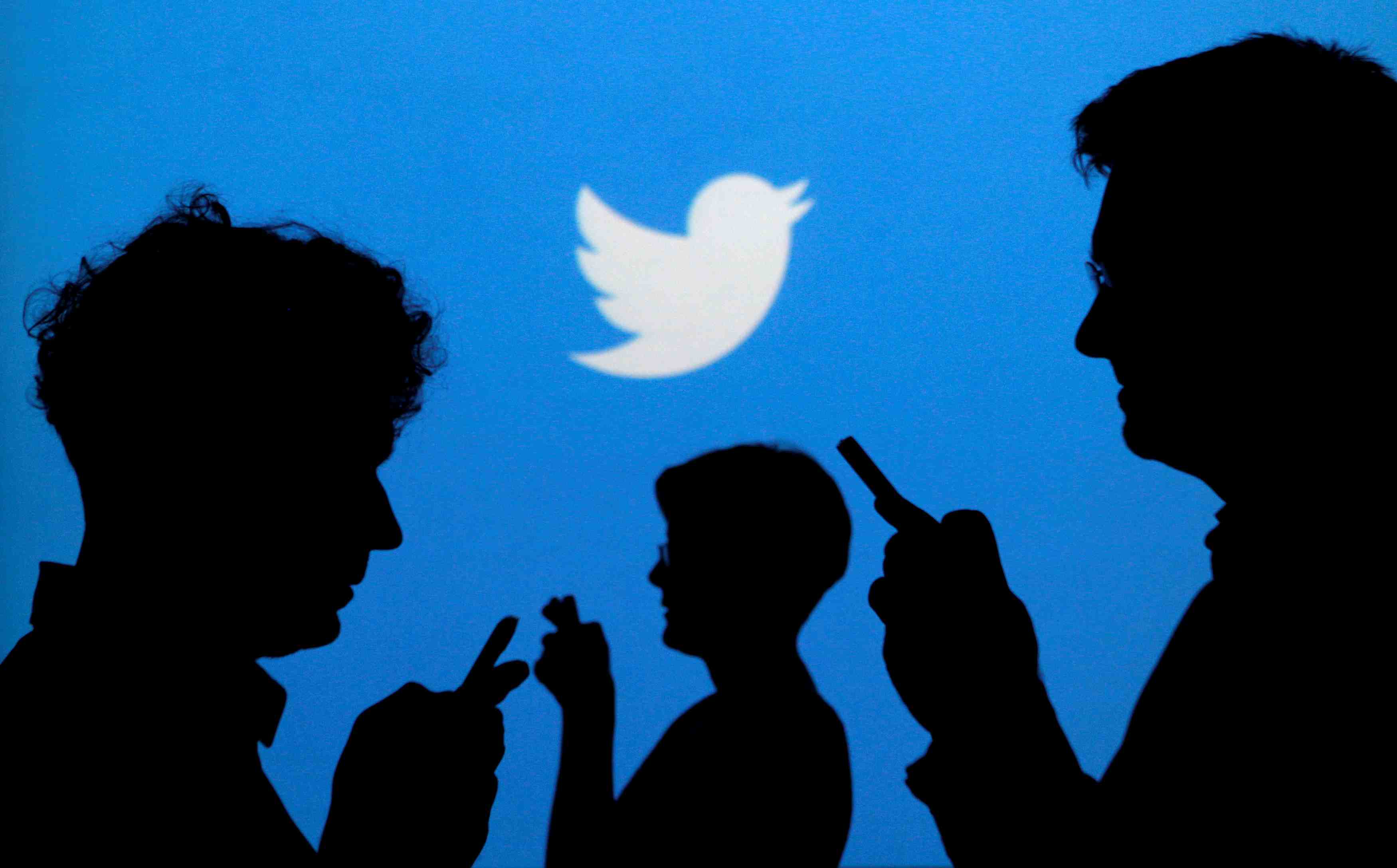 Twitter, logo, silhouettes, internautes, usagers, réseau sociaux,