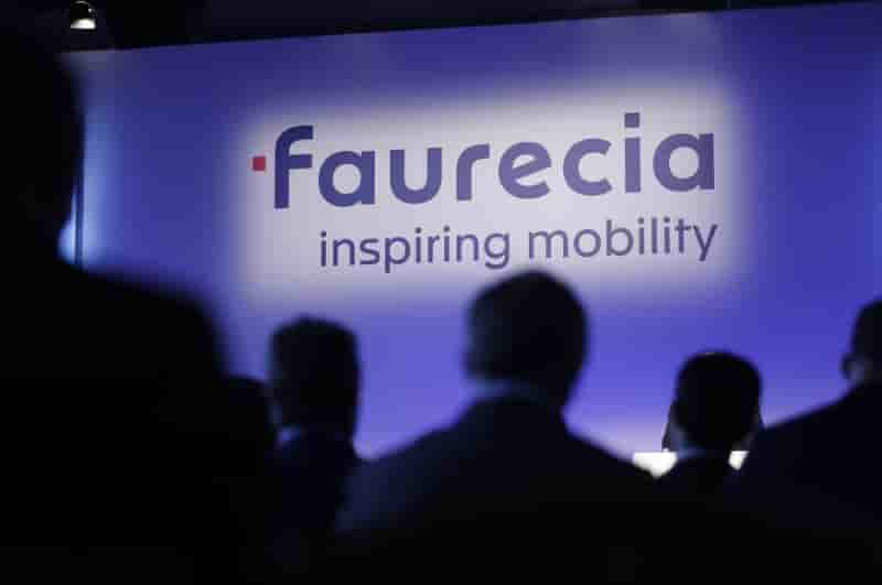 Faurecia veut racheter le solde du capital de parrot automotive