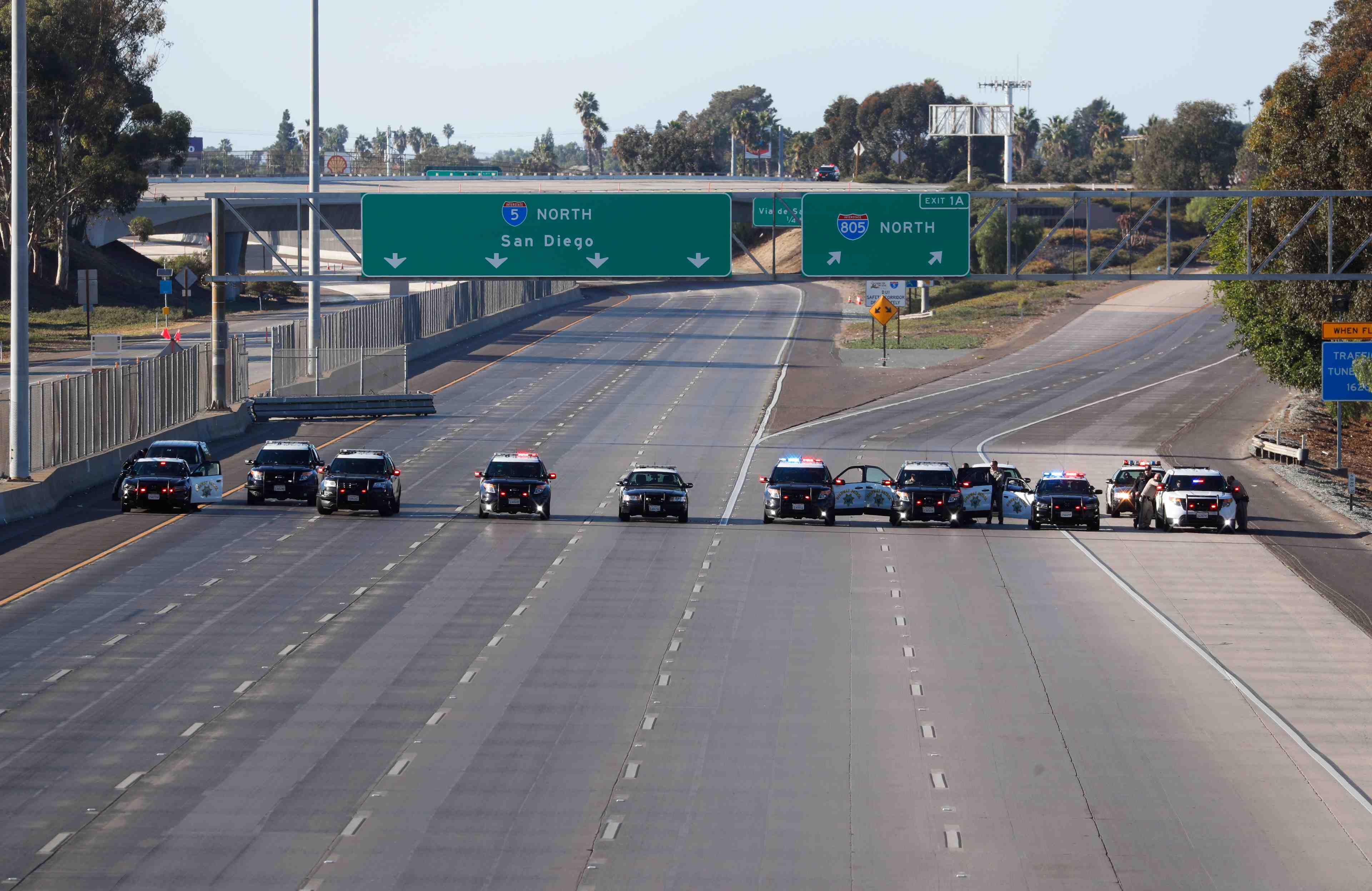 Les etats-unis rouvrent le poste-frontiere entre san diego et tijuana