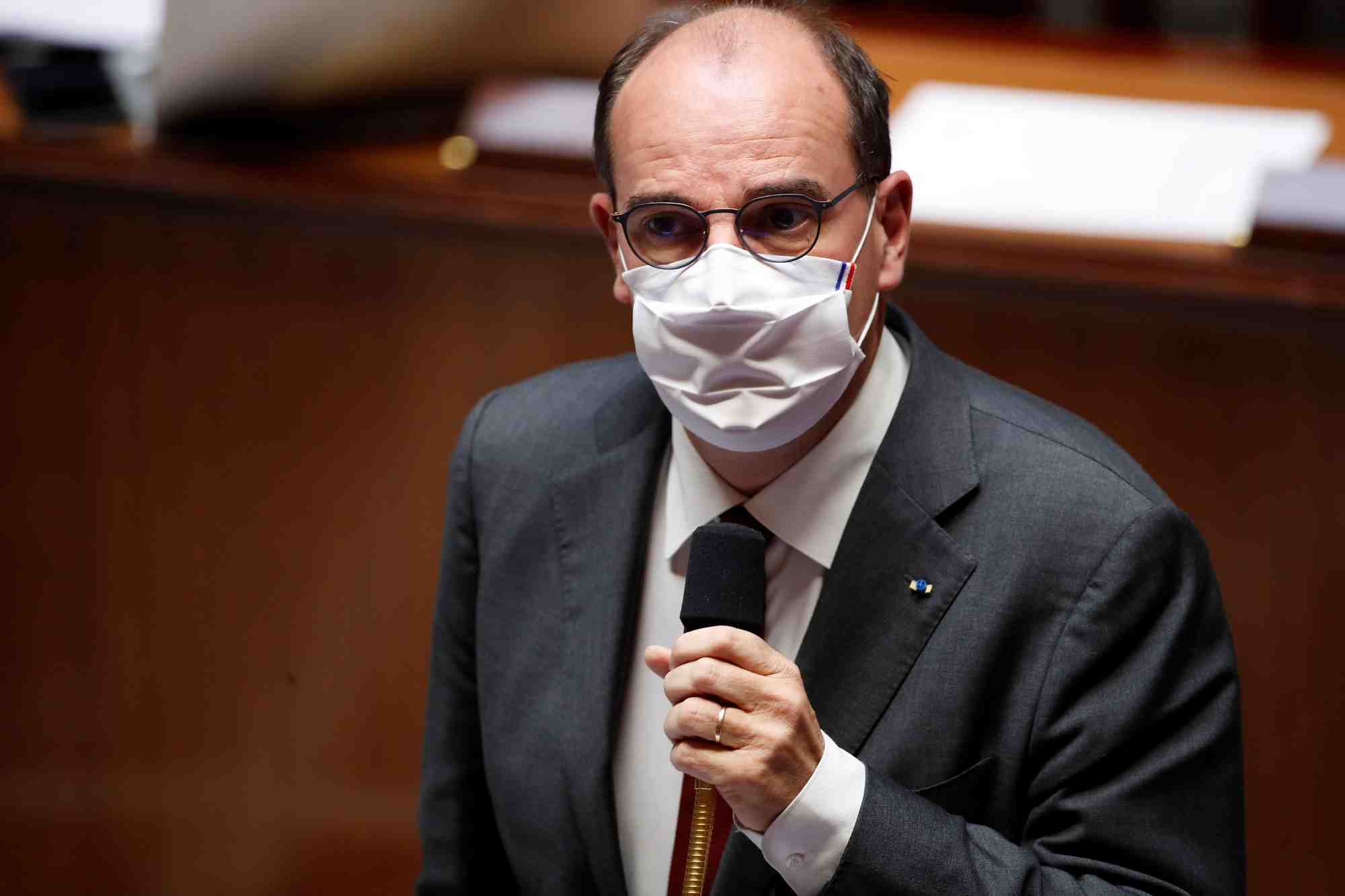 France: protocole sanitaire renforce dans les etablissements scolaires