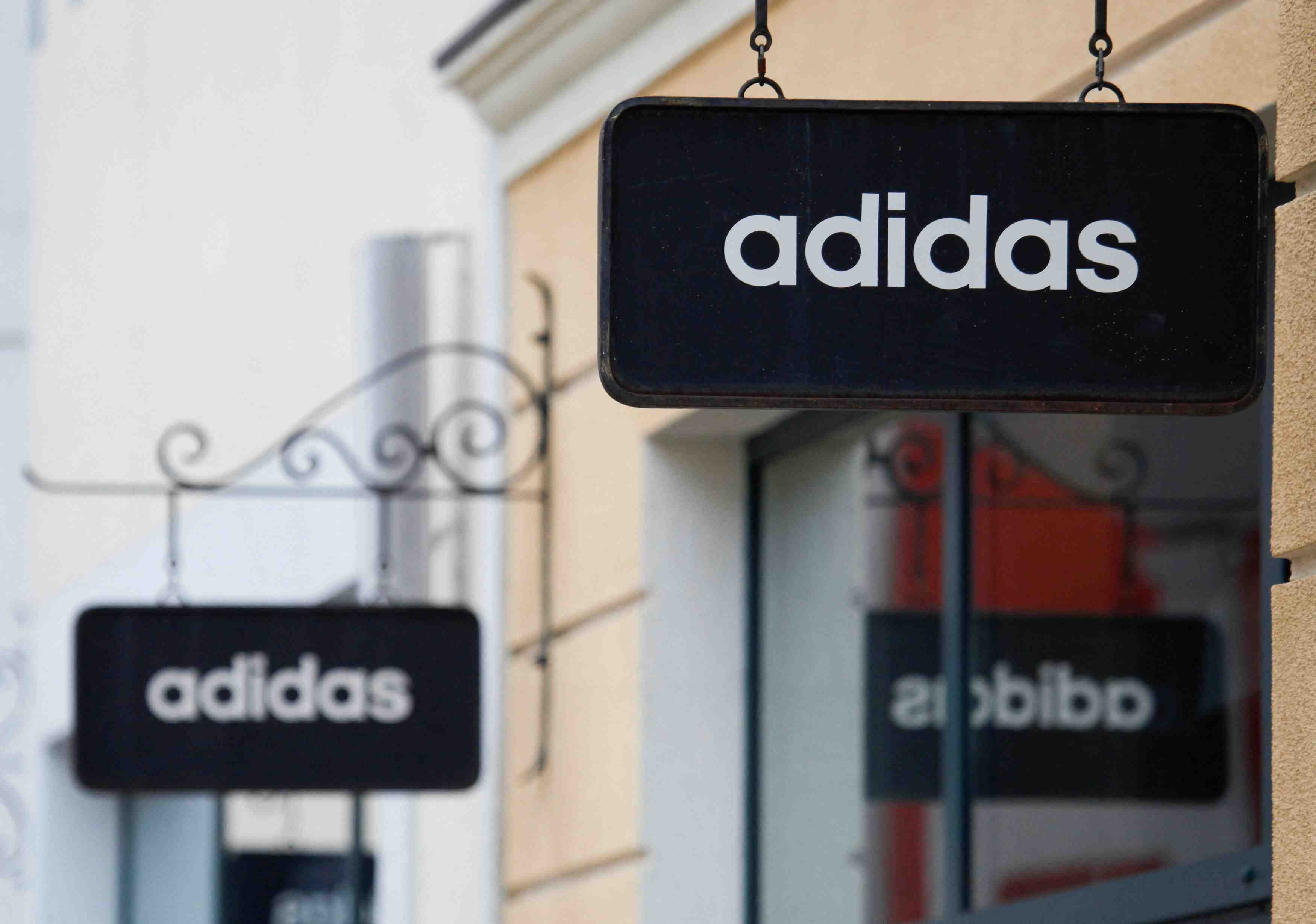 Adidas: la suspension des activites en russie devrait impacter les ventes de 2022