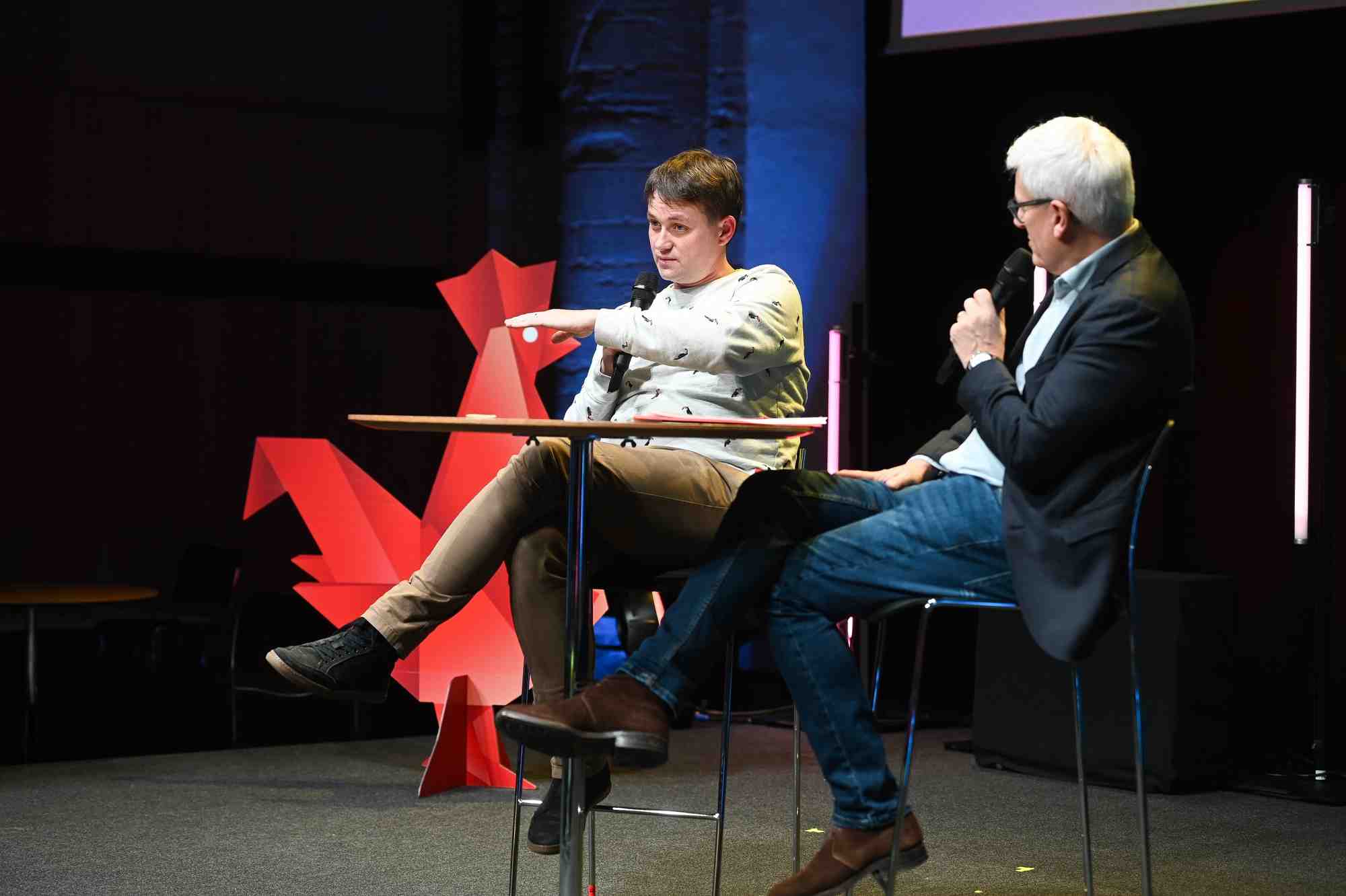 Jean-Louis Quéguiner, le jeune patron de la startup Gladia, dont application Speech to text permet de traduire la parole en texte dans une centaine de langues, s'est exprimé lors de l'Imagine Summit. Organisé le 5 décembre par la French Tech Rennes Saint-Malo, l'édition 2024 avait pour fil conducteur « l'innovation désirable ».
