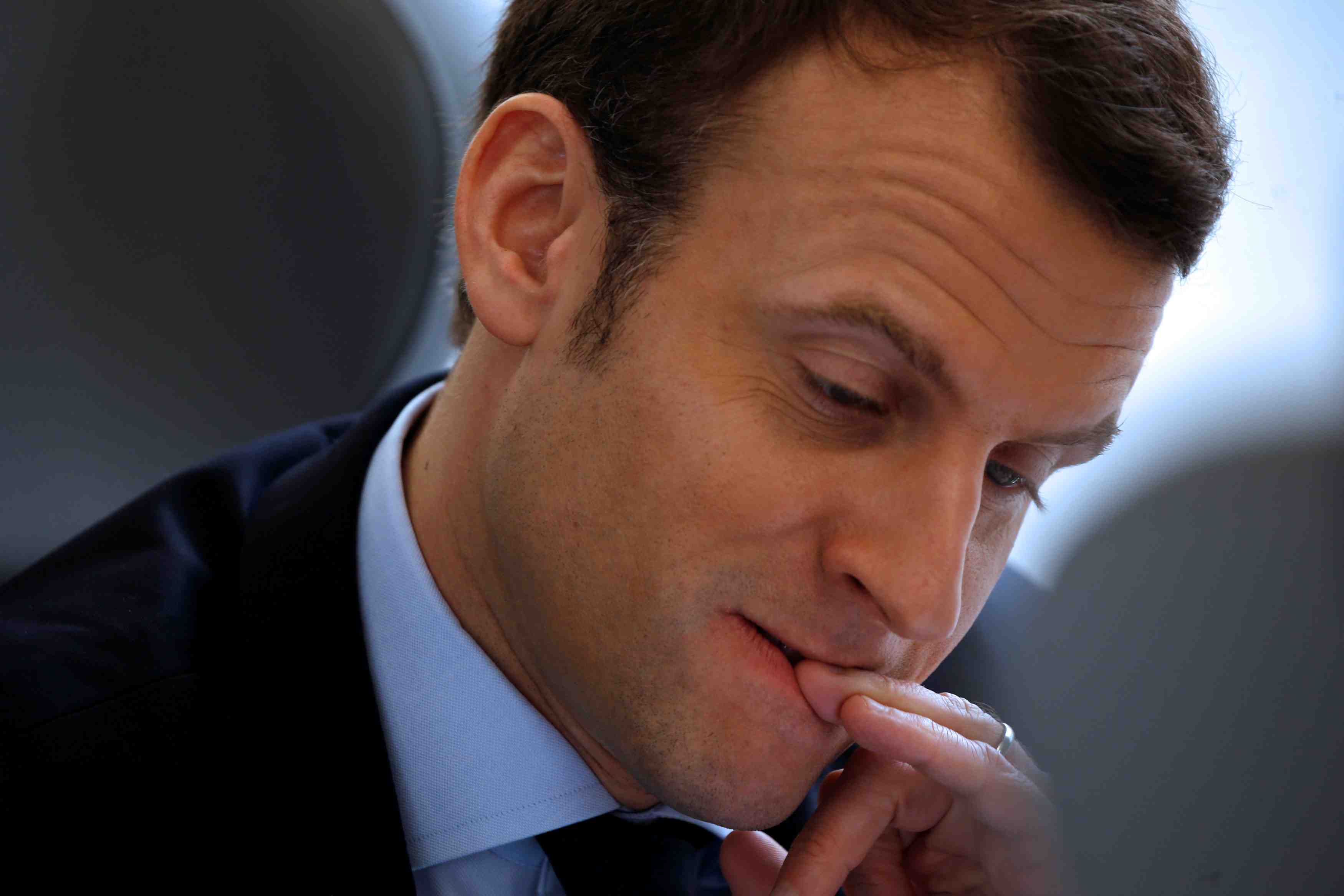 Macron dit ne pas avoir fonde de "maison d'hotes"