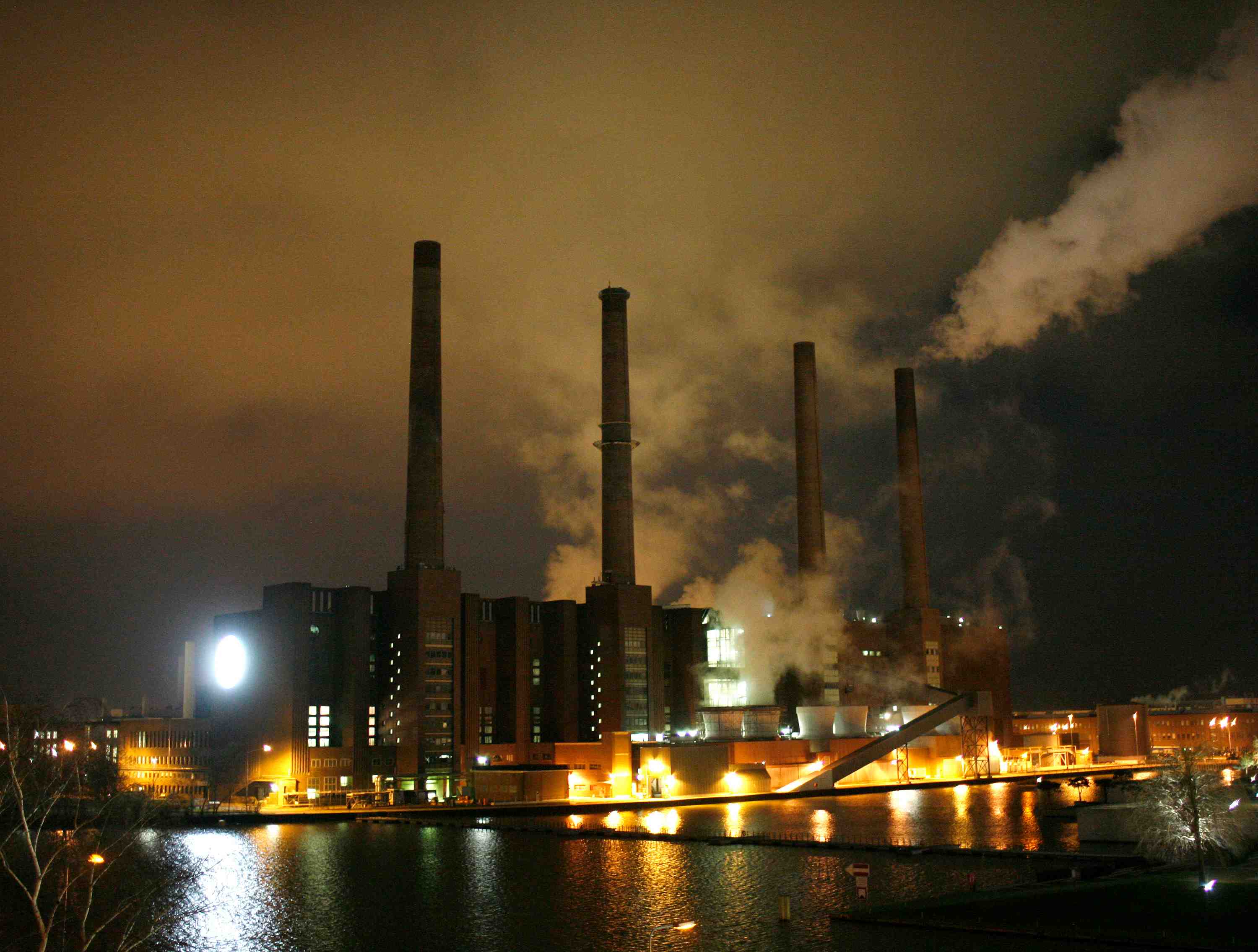 Zone euro/indicateurs: baisse plus forte que prevu de la production industrielle