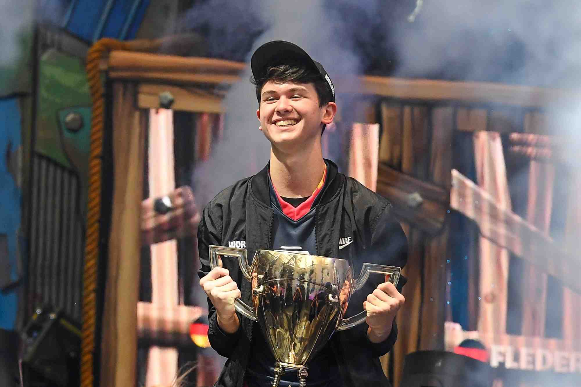 Bugha, joueur e-sportif de 16 ans, a gagné la coupe du monde de Fortnite... avec trois millions de dollars à la clé.