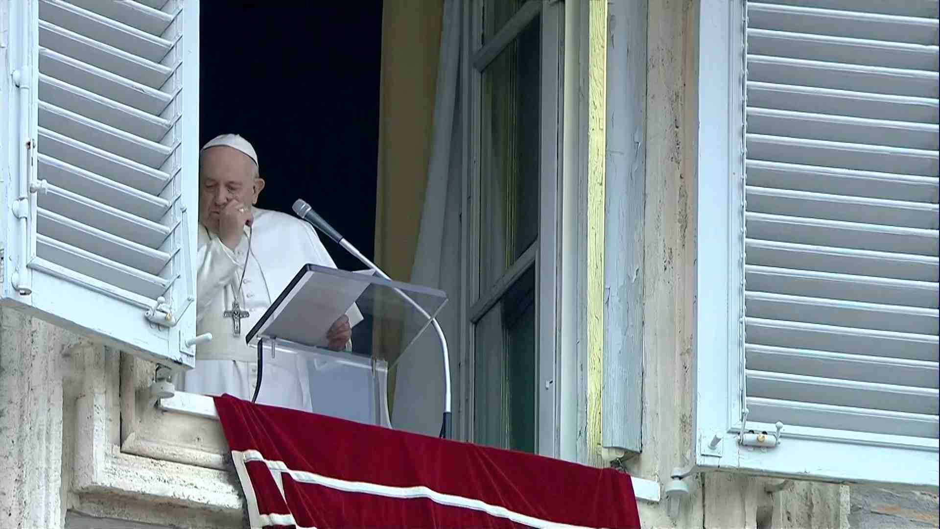 Le pape francois n'a pas ete contamine par le coronavirus