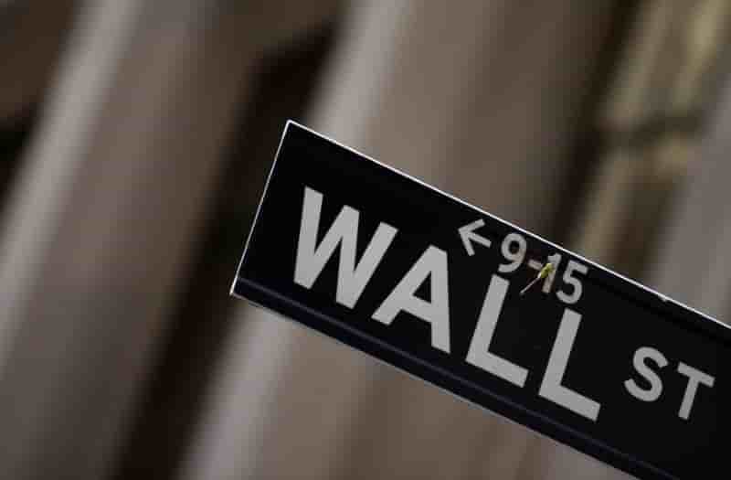 Cloture pratiquement stable des marches americains
