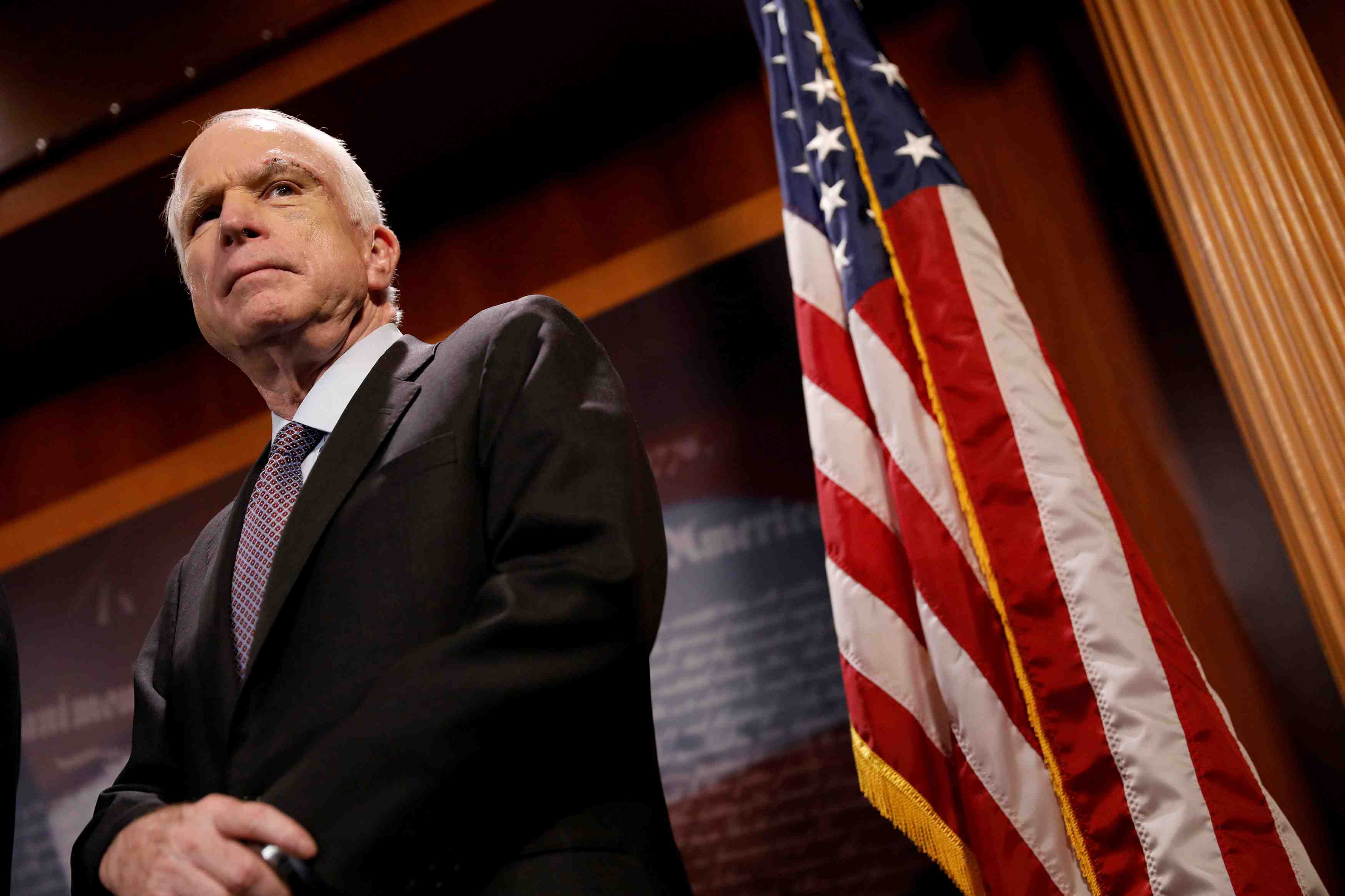 Le senateur americain john mccain renonce a se soigner