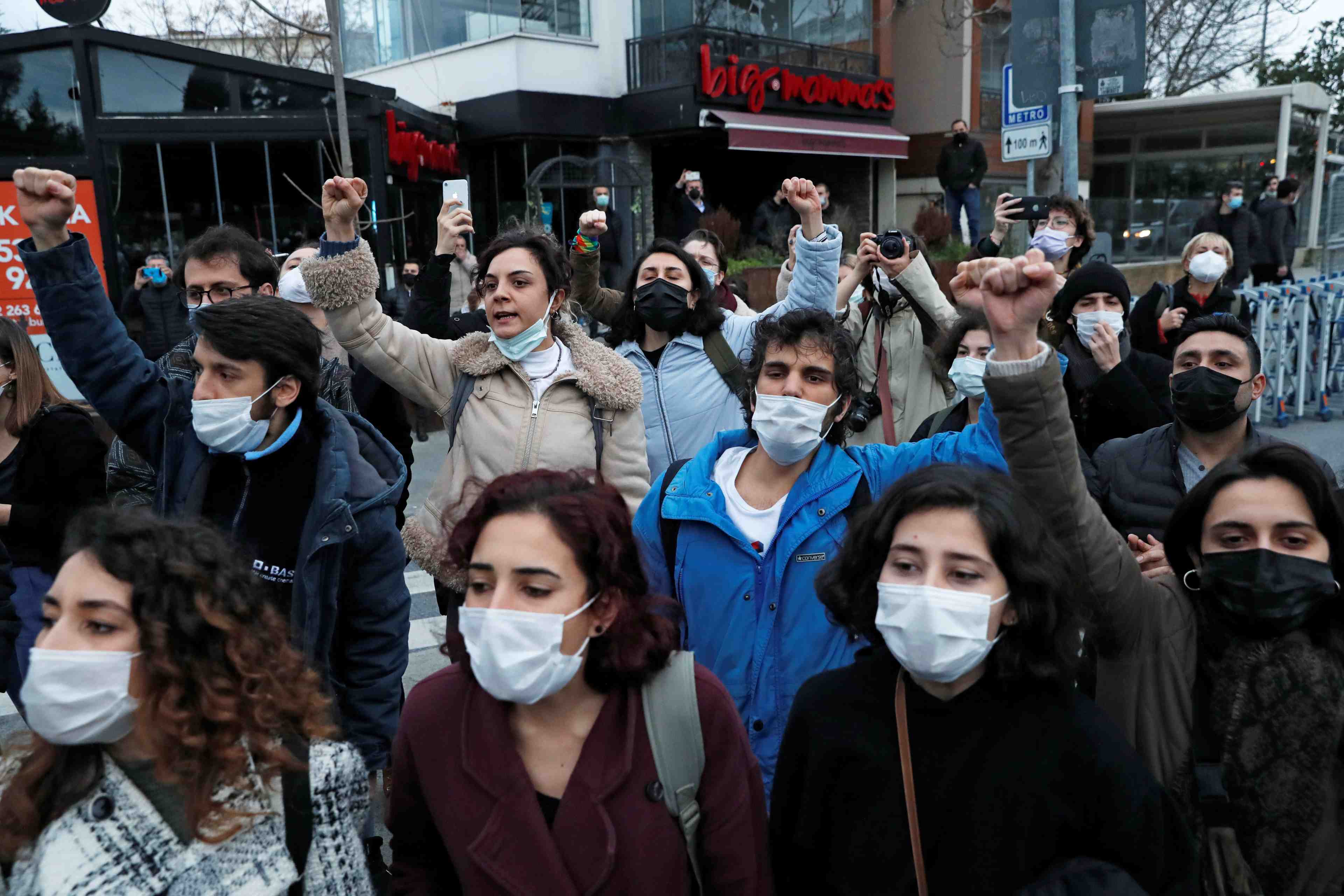 Turquie: la police arrete 159 personnes apres des manifestations