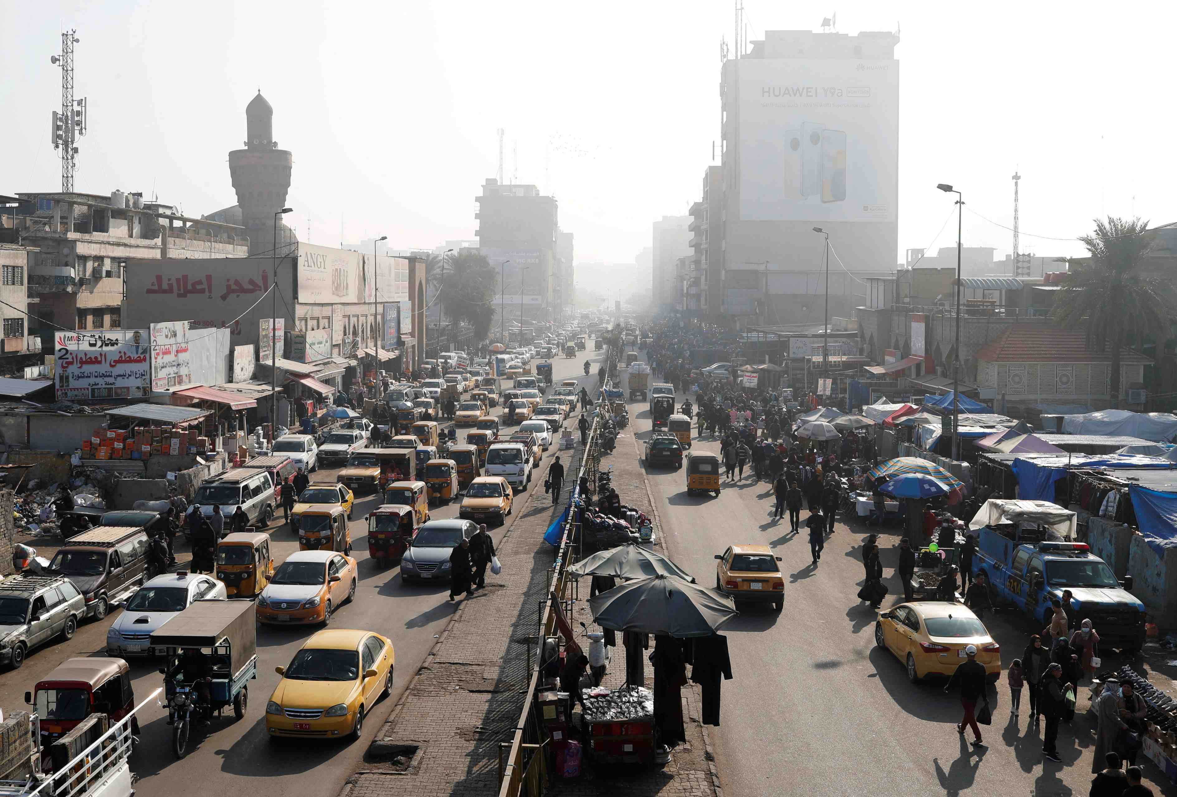 Irak: des roquettes tirees vers l'ambassade americaine a bagdad