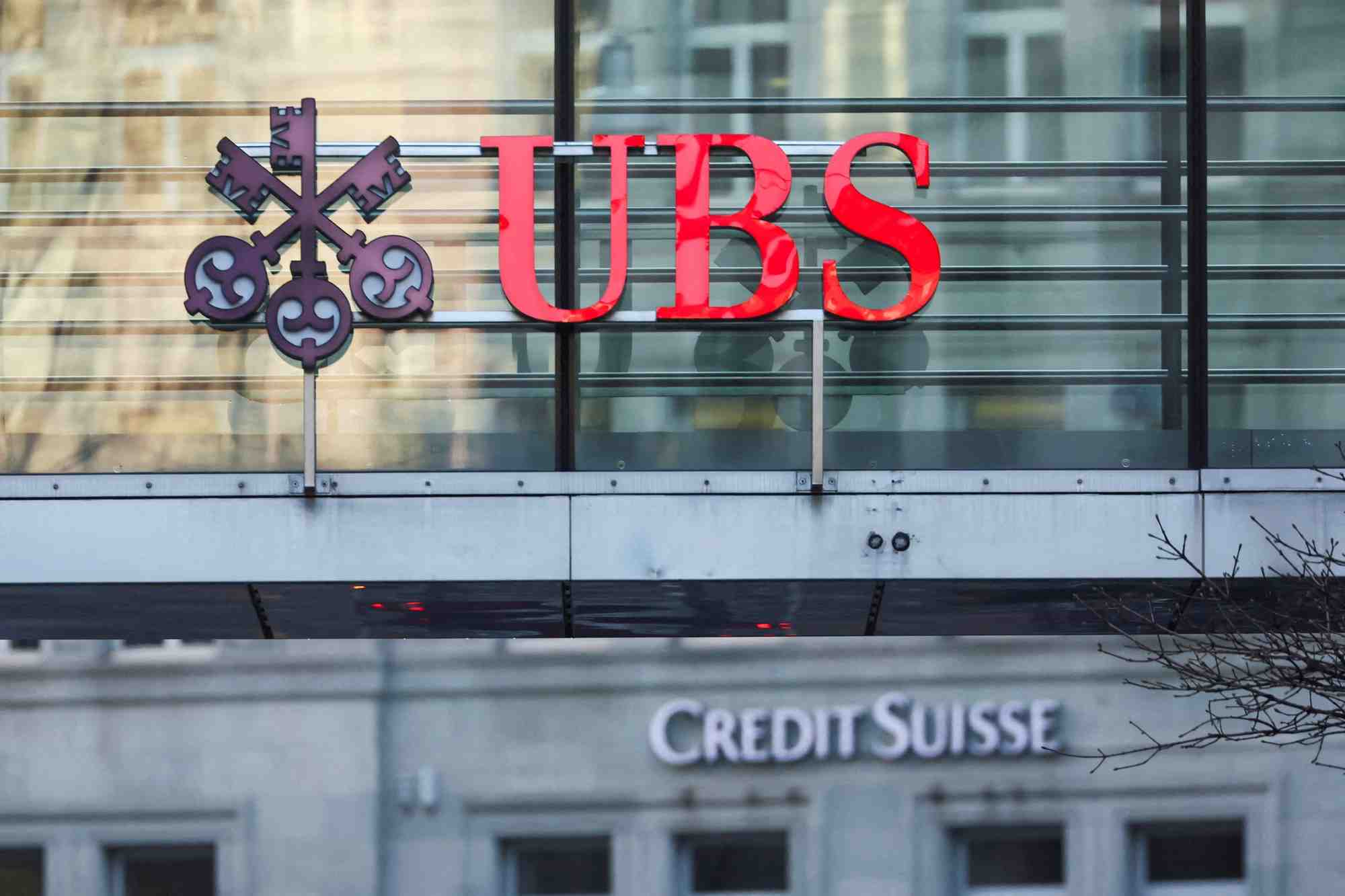 Les doublons sont nombreux entre la centaine d'agences de Credit Suisse et les 200 d'UBS à travers le pays.