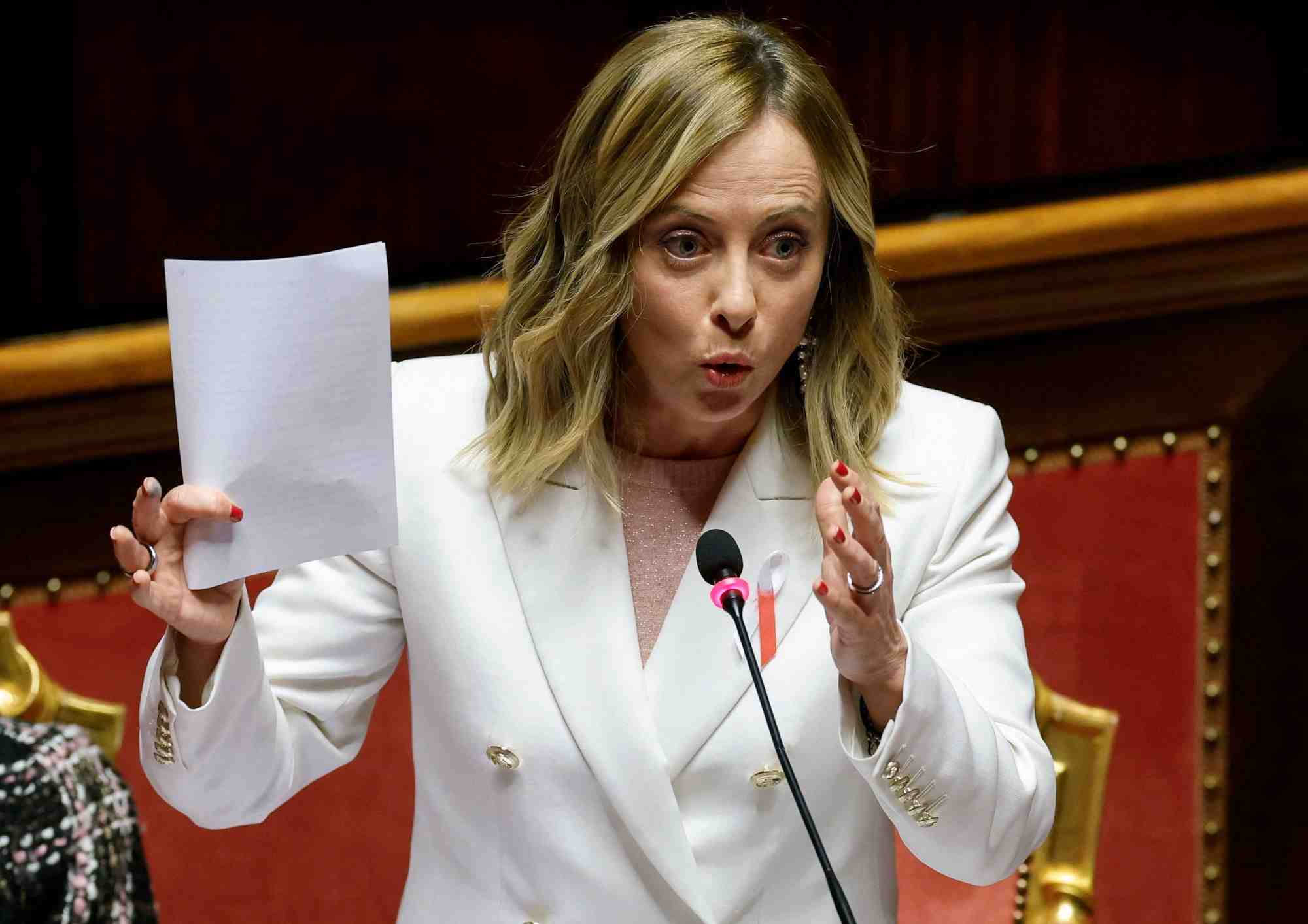 Le premier ministre italien giorgia meloni s'exprime a la chambre haute du parlement a rome, italie