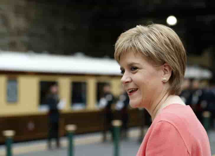Les nationalistes ecossais vont proposer un second referendum sur l'independance