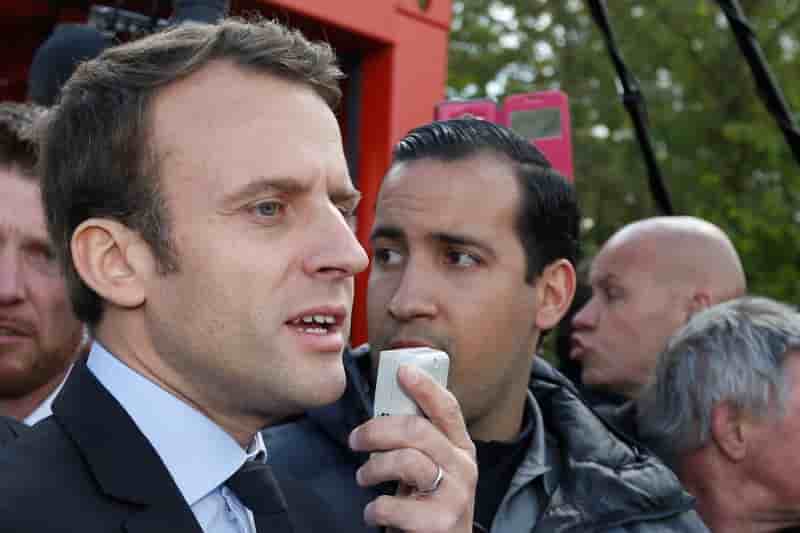 Macron charge benalla, mis en examen pour violences