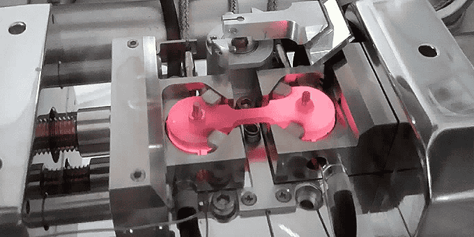 La TPE conçoit des outils pour étudier le comportement des matériaux quand ils sont stressés mécaniquement et thermiquement.