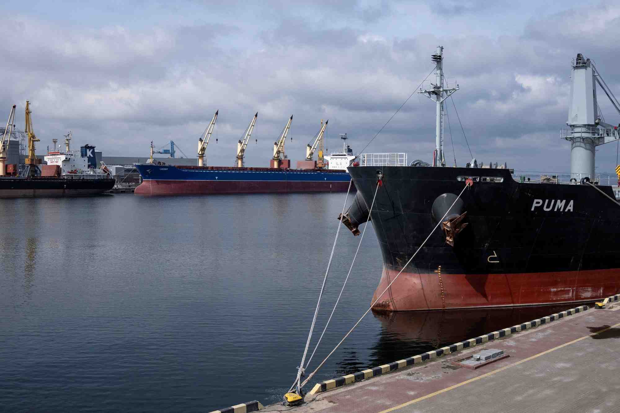 Un terminal cerealier au port d'odessa, en ukraine