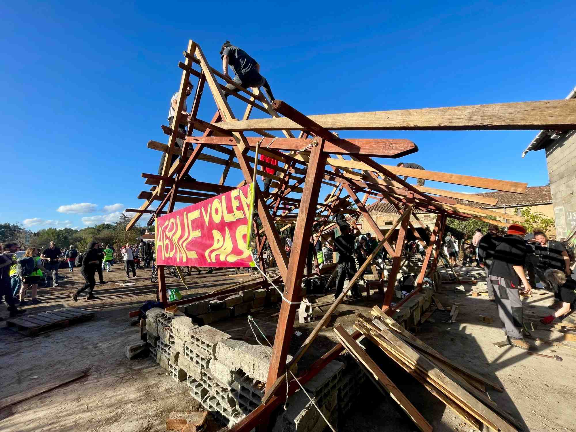 Les opposants à l'autoroute A69 veulent établir une ZAD pour forcer l'arrêt du projet.