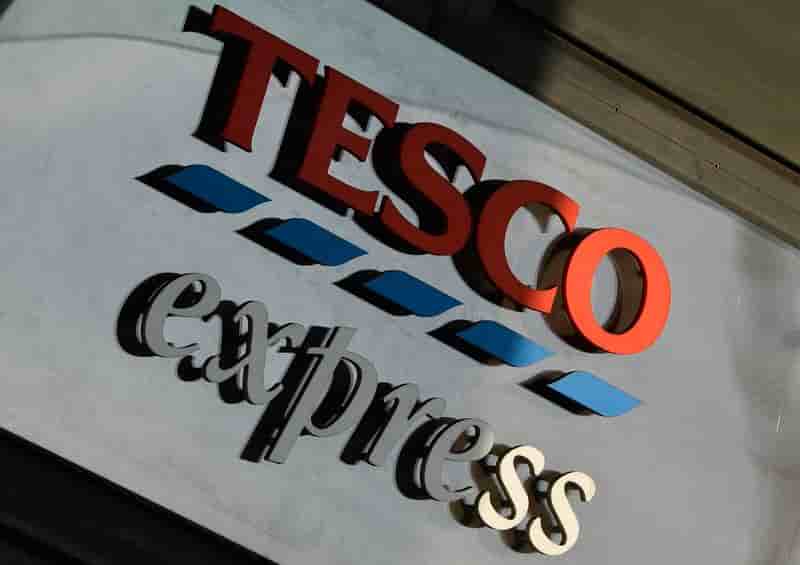 Tesco a surestimé son bénéfice au 1er semestre