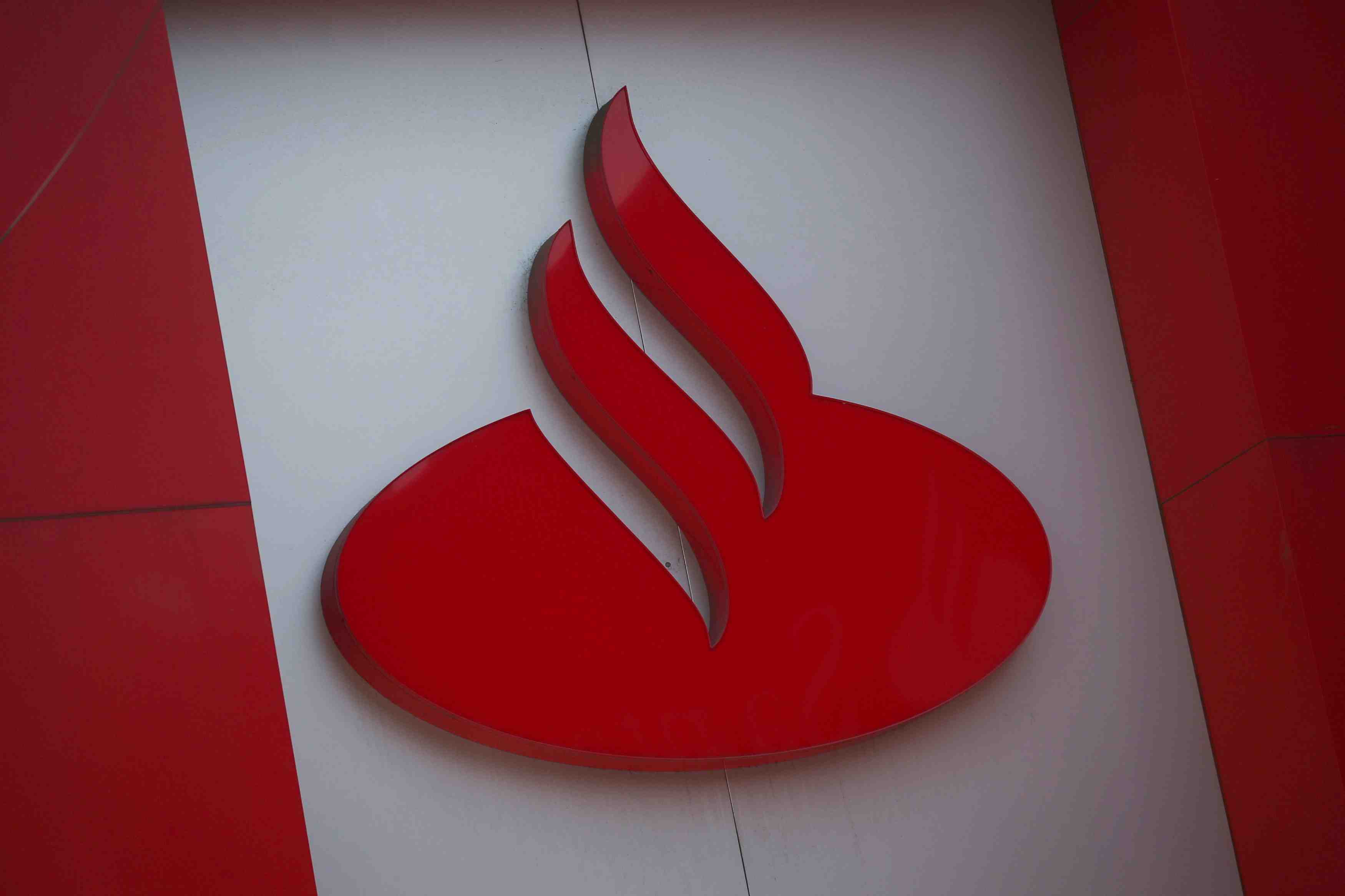 Santander va supprimer plus de 3.700 postes en espagne