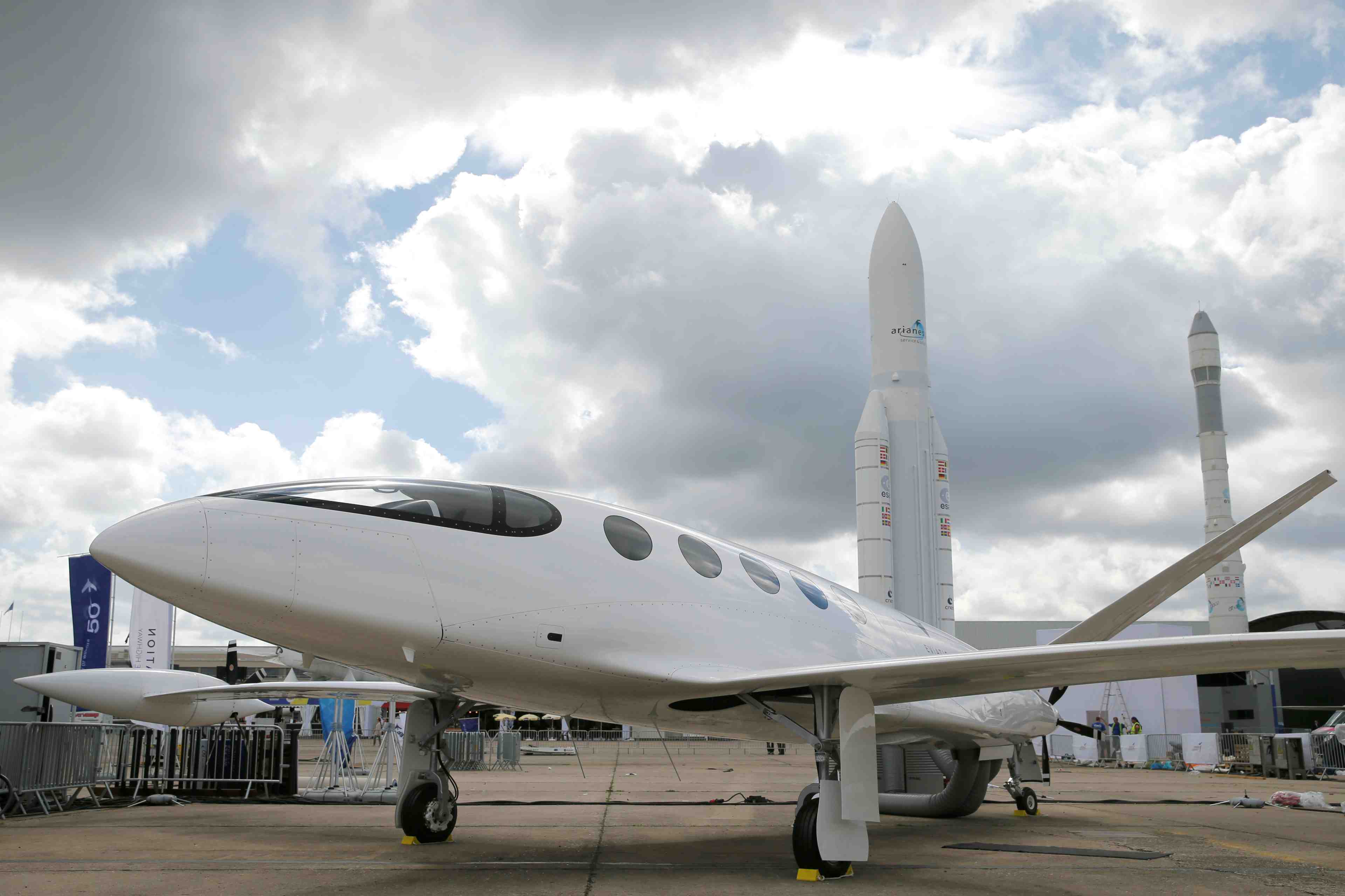 Les avions electriques tentent de convaincre un public sceptique