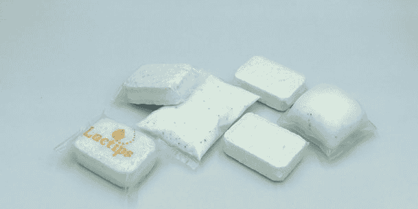 Le plastique biodégradable de Lactips emballe notamment des pastilles de lessive ou de lave-vaisselle.