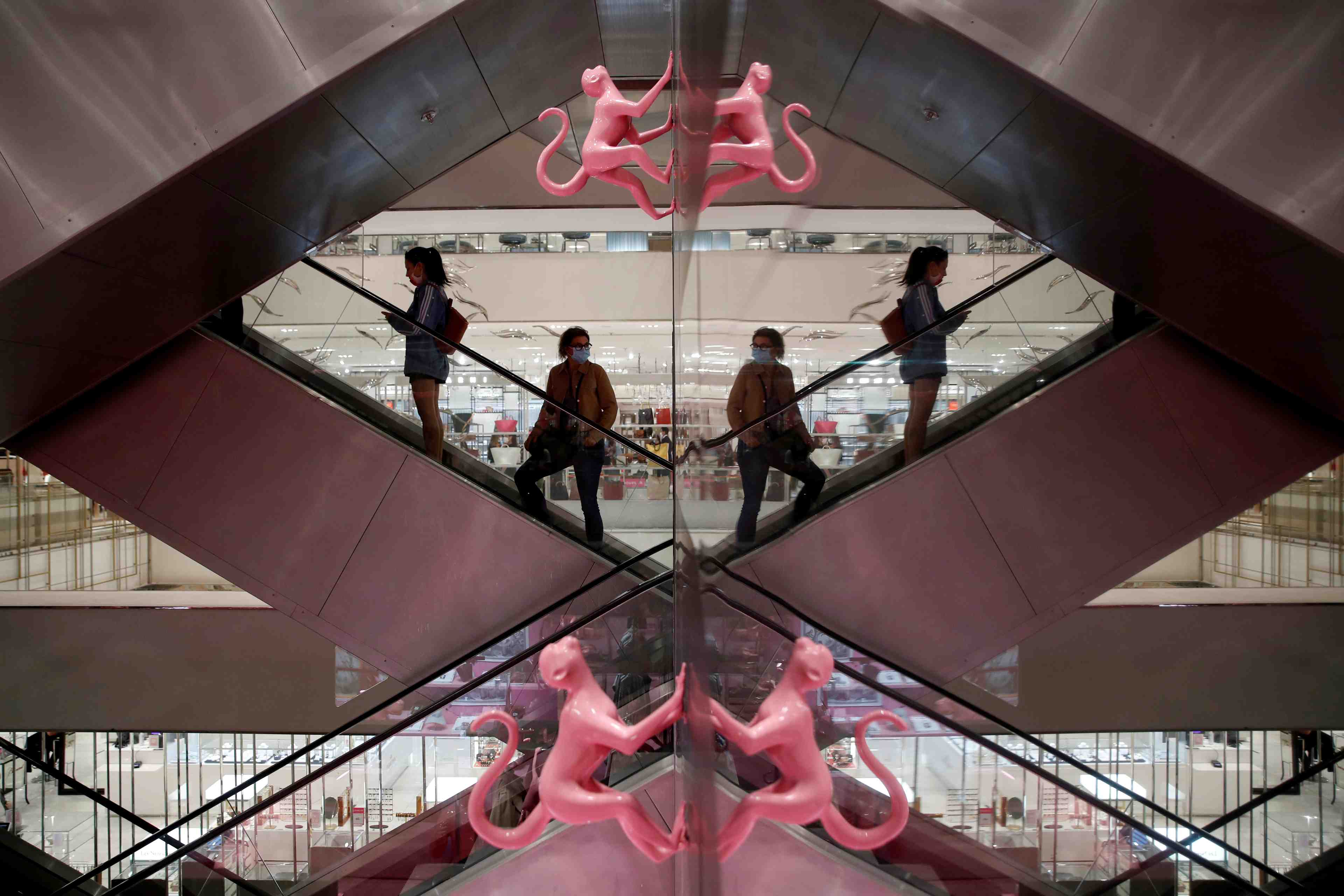 Coronavirus: le printemps ferme des magasins a la suite de l'epidemie