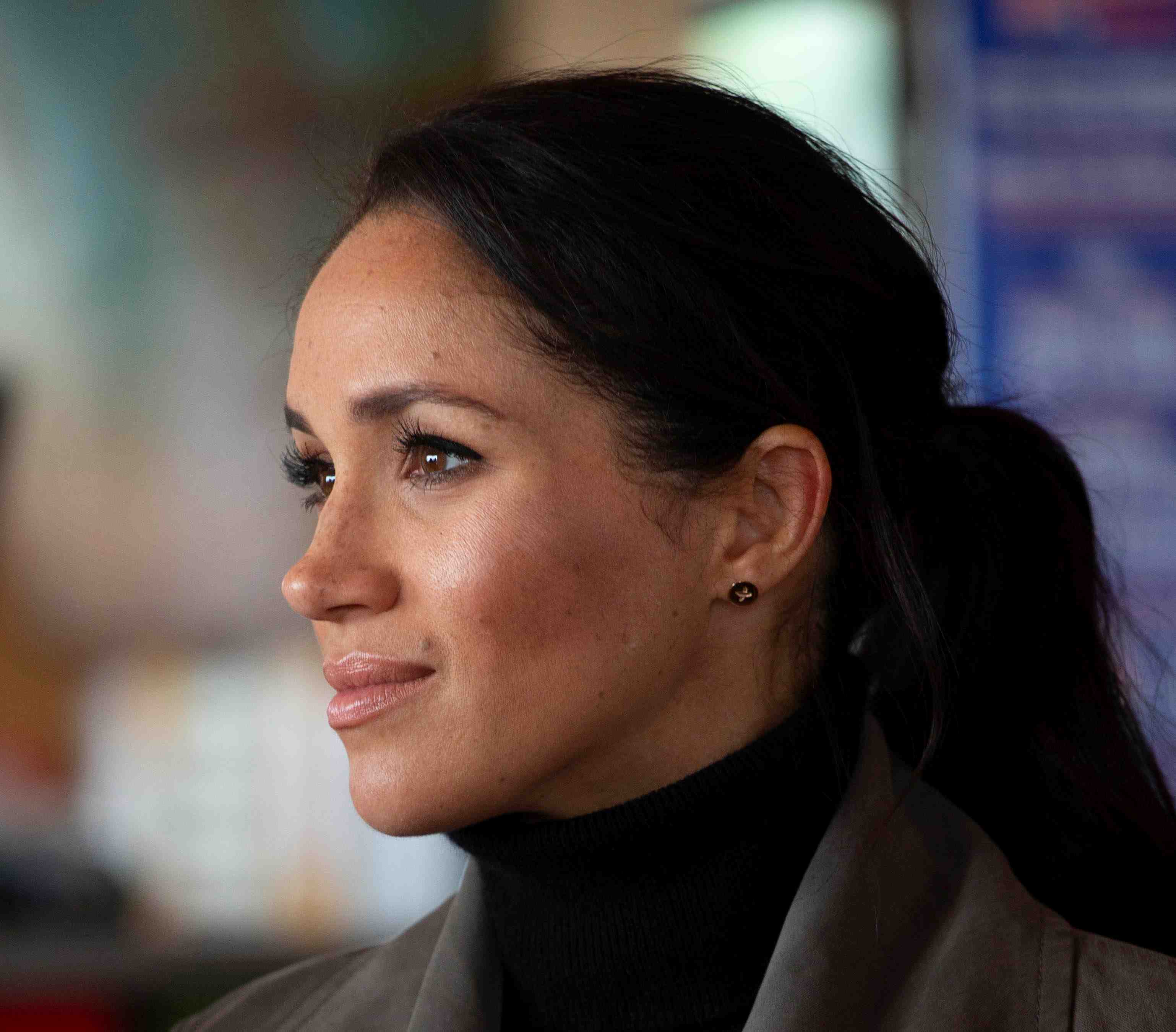 Meghan markle accuse buckingham de "perpetuer des mensonges" a son egard