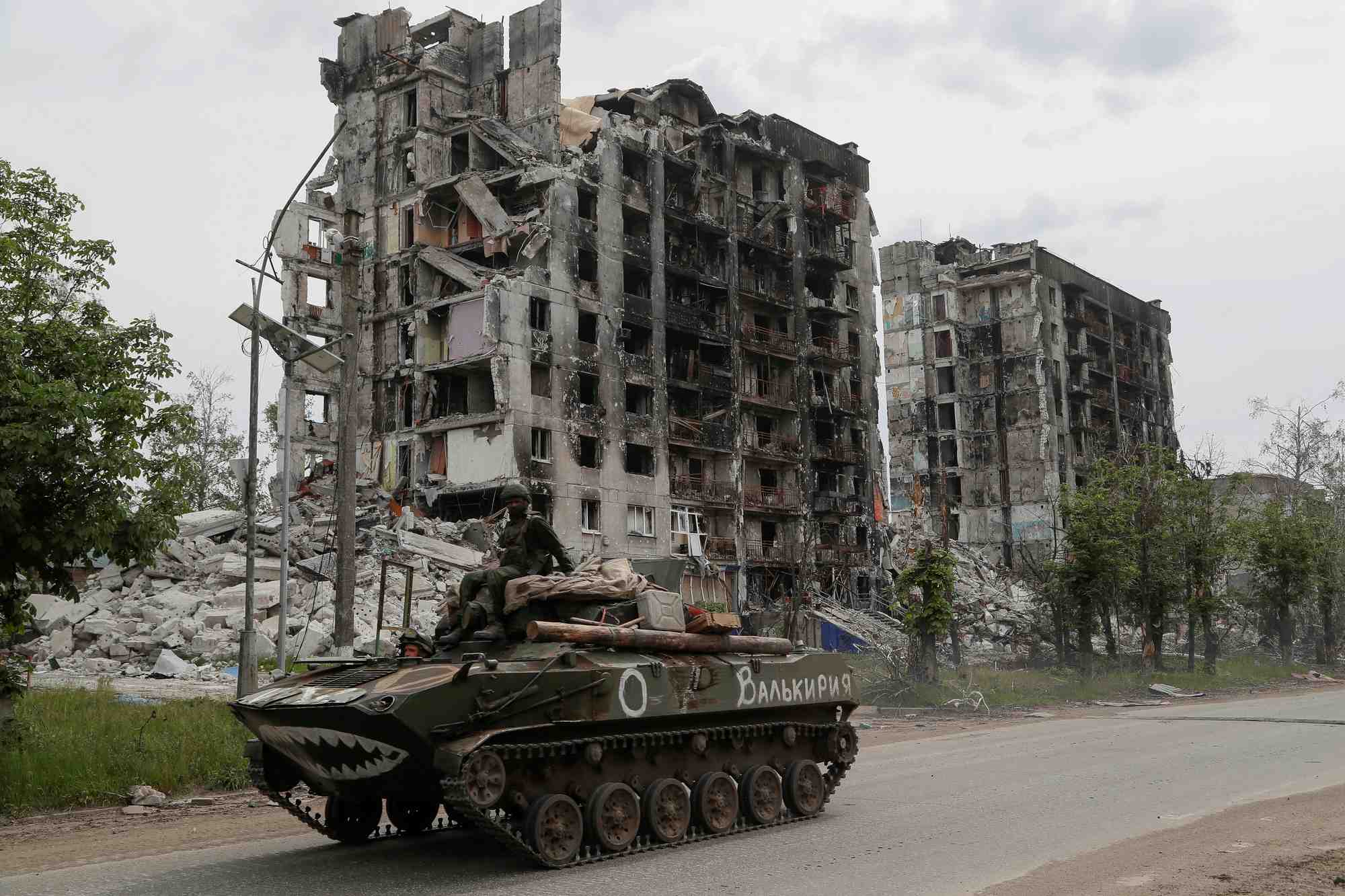 Les troupes ukrainiennes pourraient se retirer de la region de louhansk face a l'avancee russe