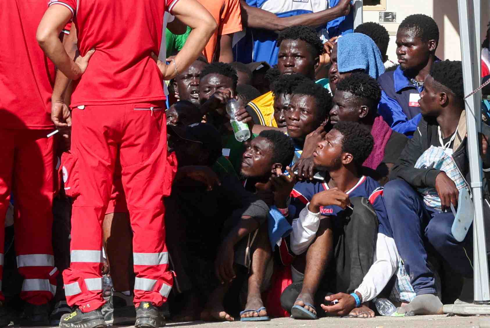 Migrants dans un centre d'accueil a lampedusa