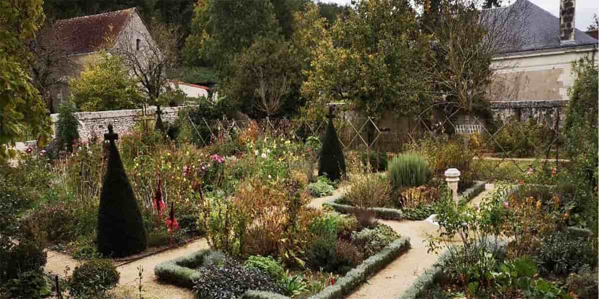 Les jardins du presbytère.